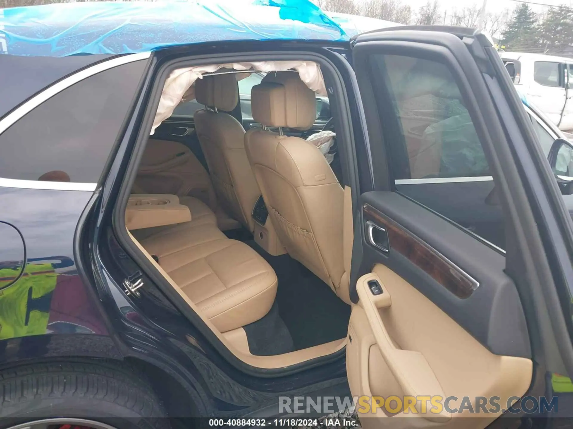 8 Photograph of a damaged car WP1AG2A57NLB22154 PORSCHE MACAN 2022