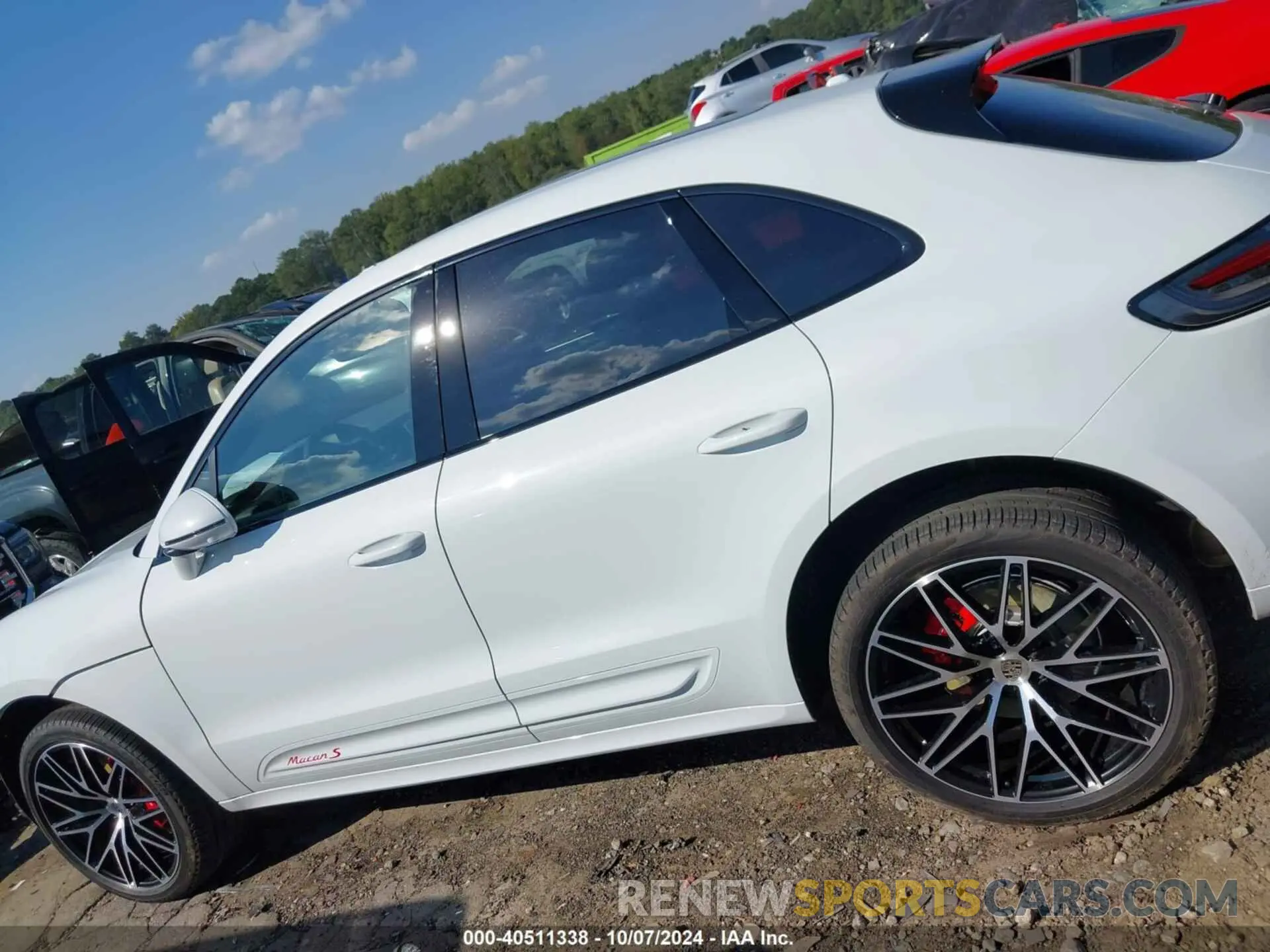15 Photograph of a damaged car WP1AG2A58NLB21014 PORSCHE MACAN 2022