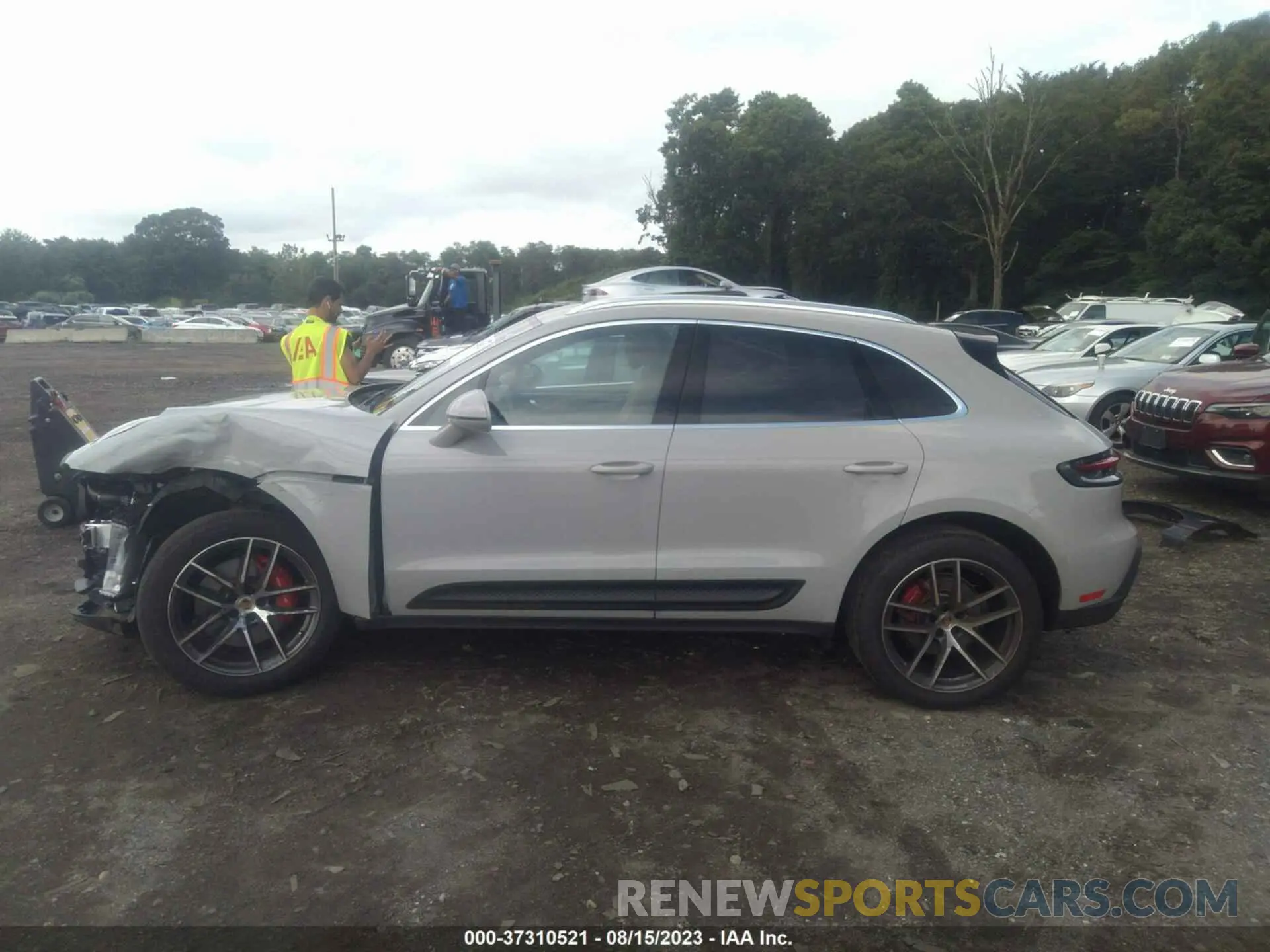 15 Photograph of a damaged car WP1AG2A59NLB24102 PORSCHE MACAN 2022