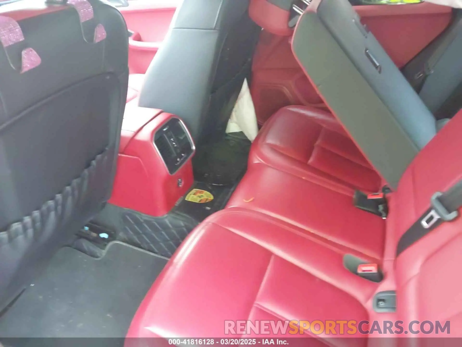 8 Photograph of a damaged car WP1AA2A52PLB09848 PORSCHE MACAN 2023