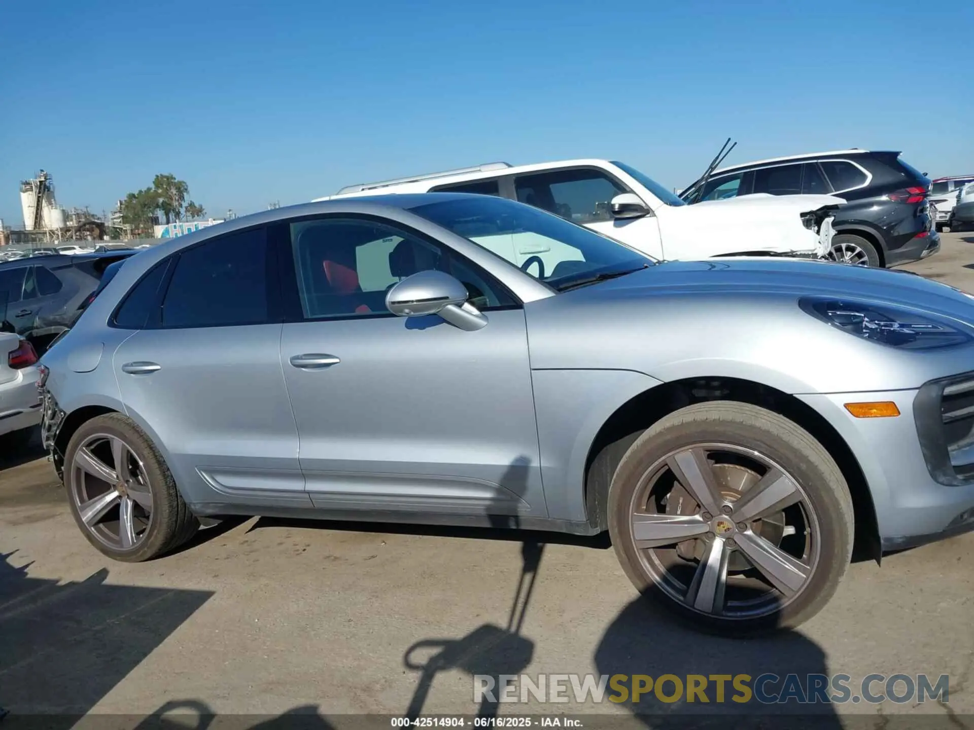 14 Фотография поврежденного автомобиля WP1AA2A54PLB05252 PORSCHE MACAN 2023