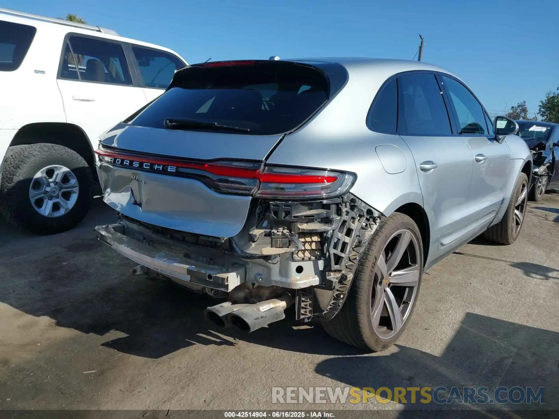 4 Фотография поврежденного автомобиля WP1AA2A54PLB05252 PORSCHE MACAN 2023