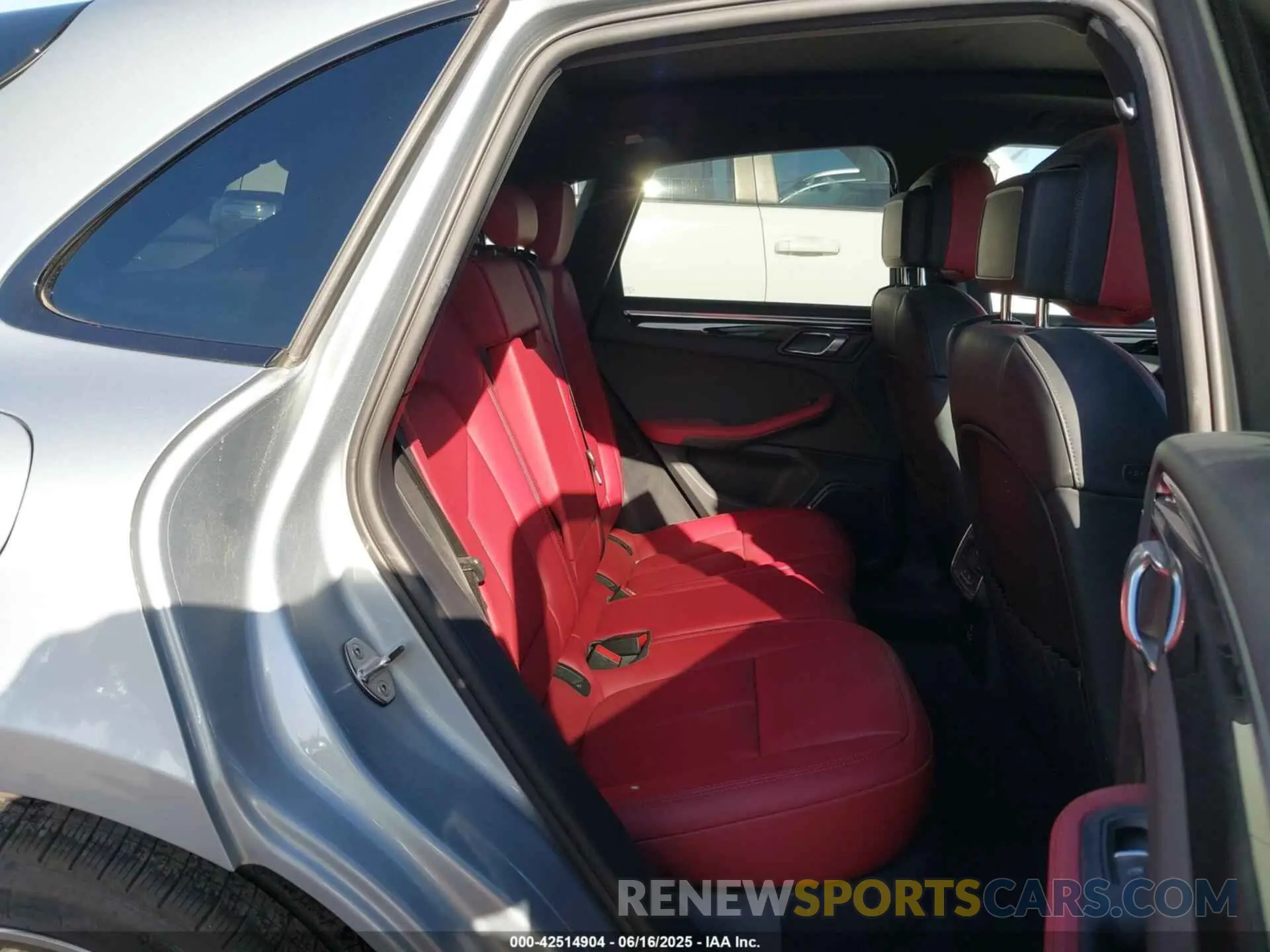 8 Фотография поврежденного автомобиля WP1AA2A54PLB05252 PORSCHE MACAN 2023