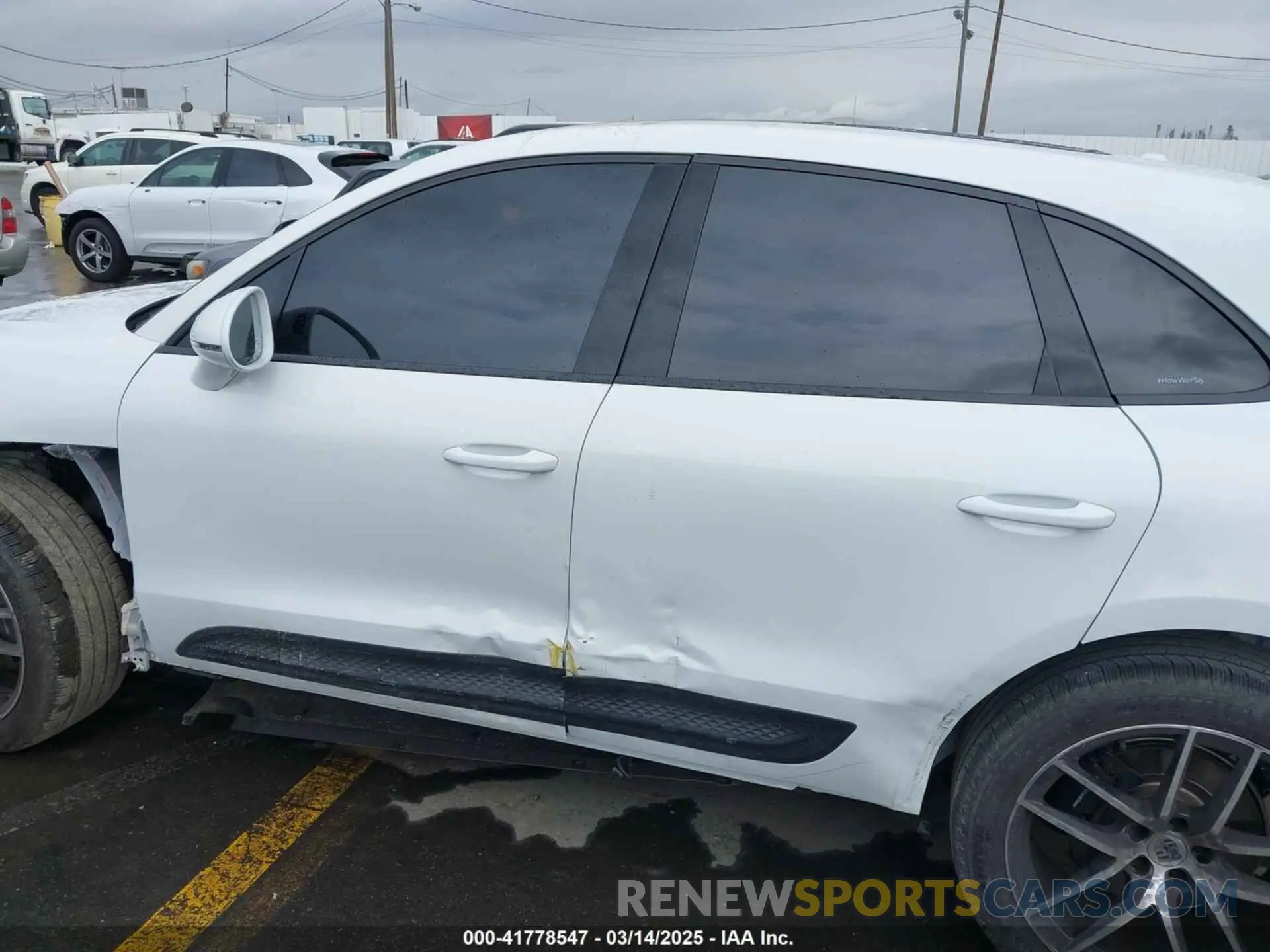14 Фотография поврежденного автомобиля WP1AA2A56PLB17385 PORSCHE MACAN 2023