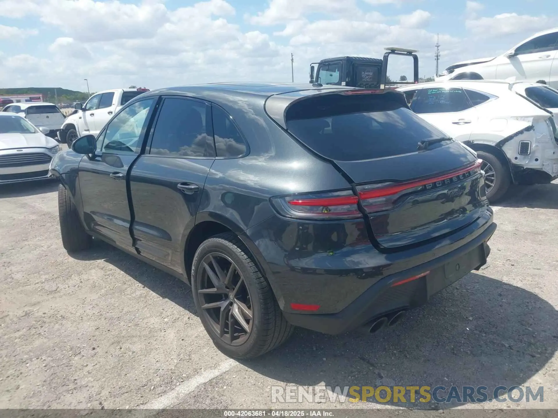 3 Фотография поврежденного автомобиля WP1AA2A5XPLB02680 PORSCHE MACAN 2023