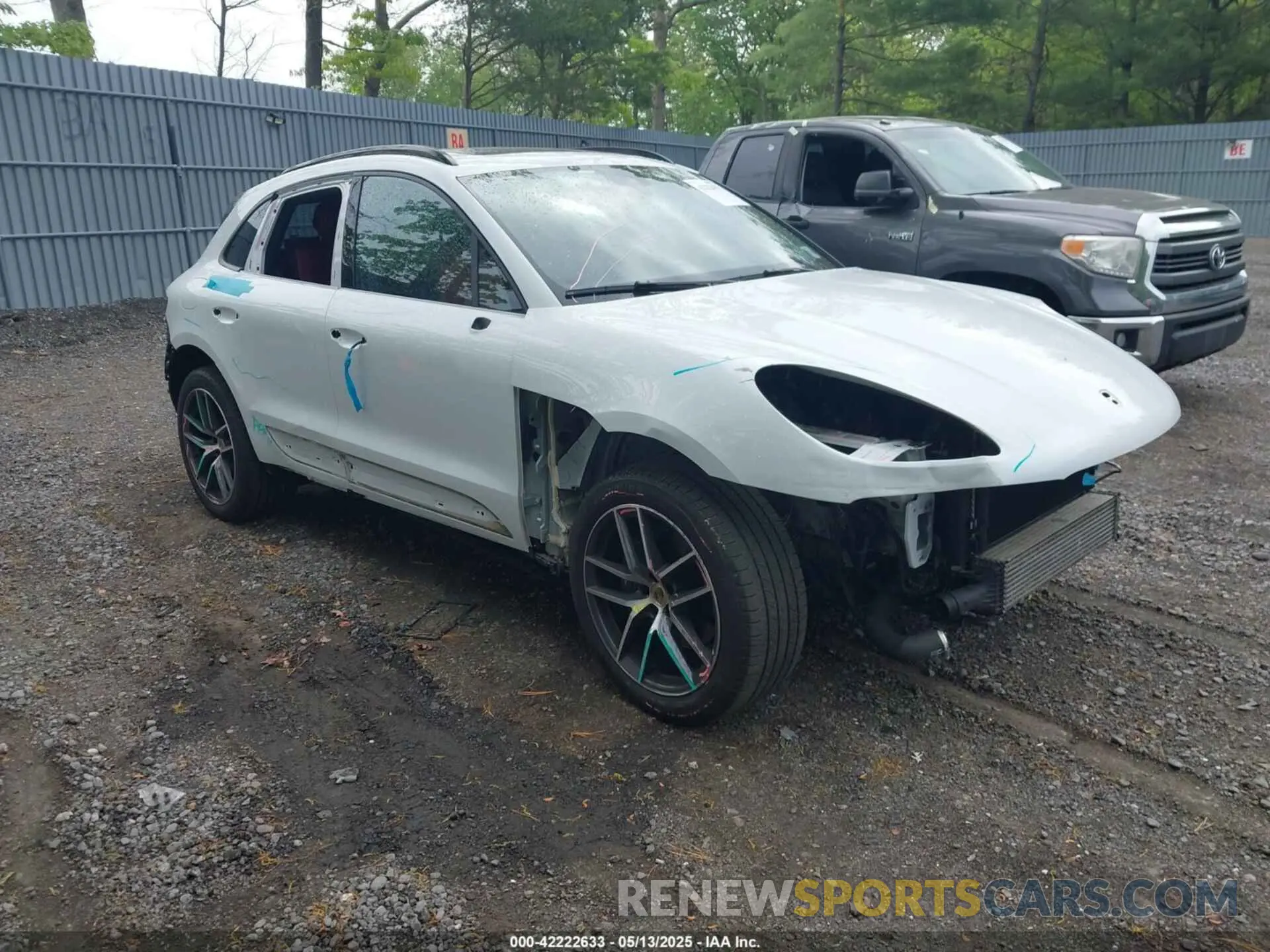 1 Photograph of a damaged car WP1AA2A5XPLB21908 PORSCHE MACAN 2023