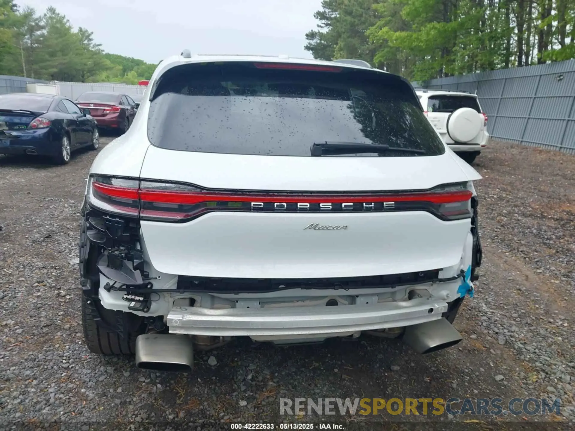 16 Photograph of a damaged car WP1AA2A5XPLB21908 PORSCHE MACAN 2023