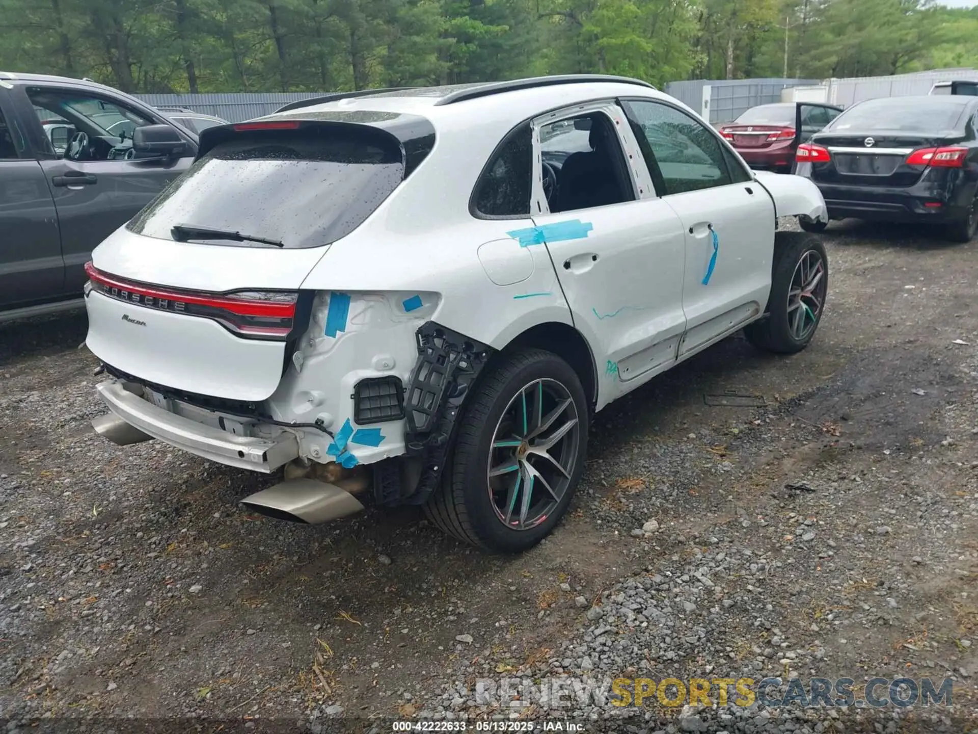 4 Photograph of a damaged car WP1AA2A5XPLB21908 PORSCHE MACAN 2023