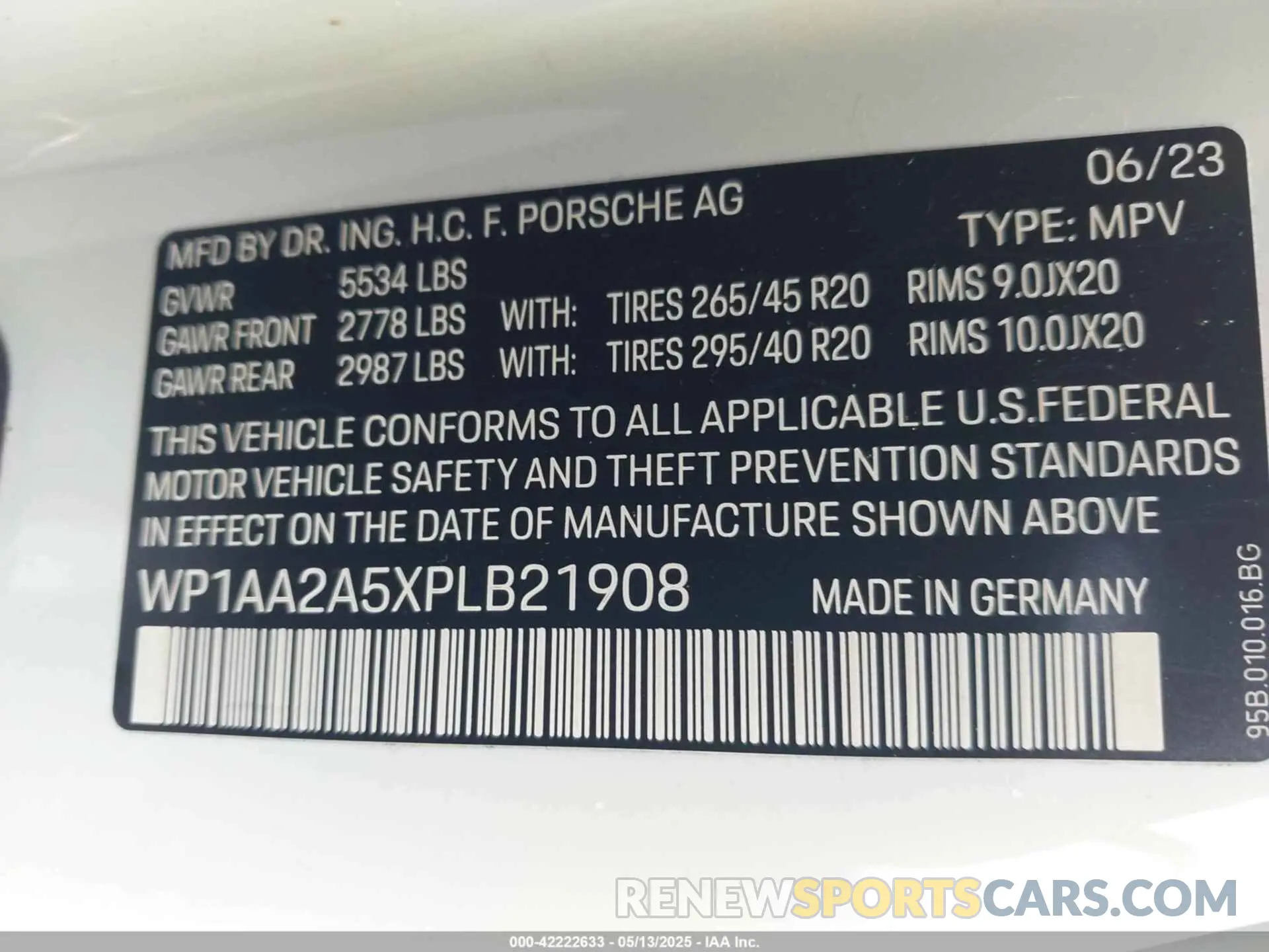 9 Photograph of a damaged car WP1AA2A5XPLB21908 PORSCHE MACAN 2023