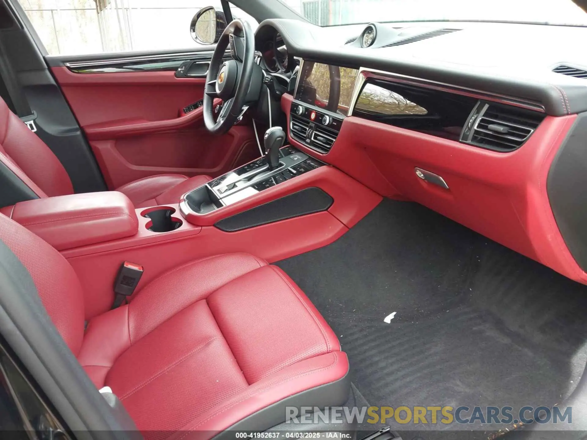 5 Photograph of a damaged car WP1AG2A53PLB35745 PORSCHE MACAN 2023