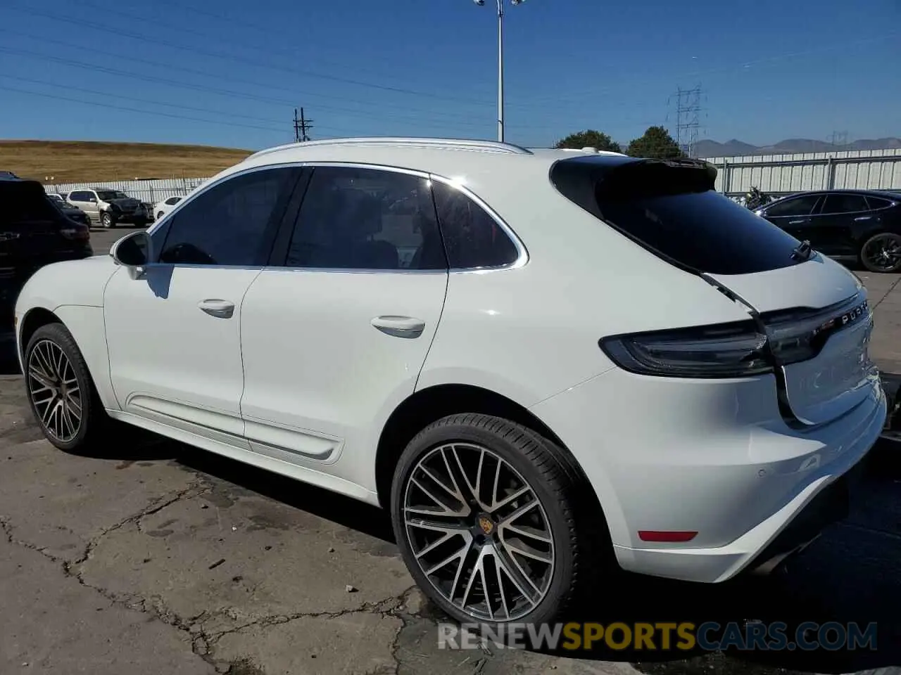 2 Фотография поврежденного автомобиля WP1AG2A57PLB36302 PORSCHE MACAN 2023