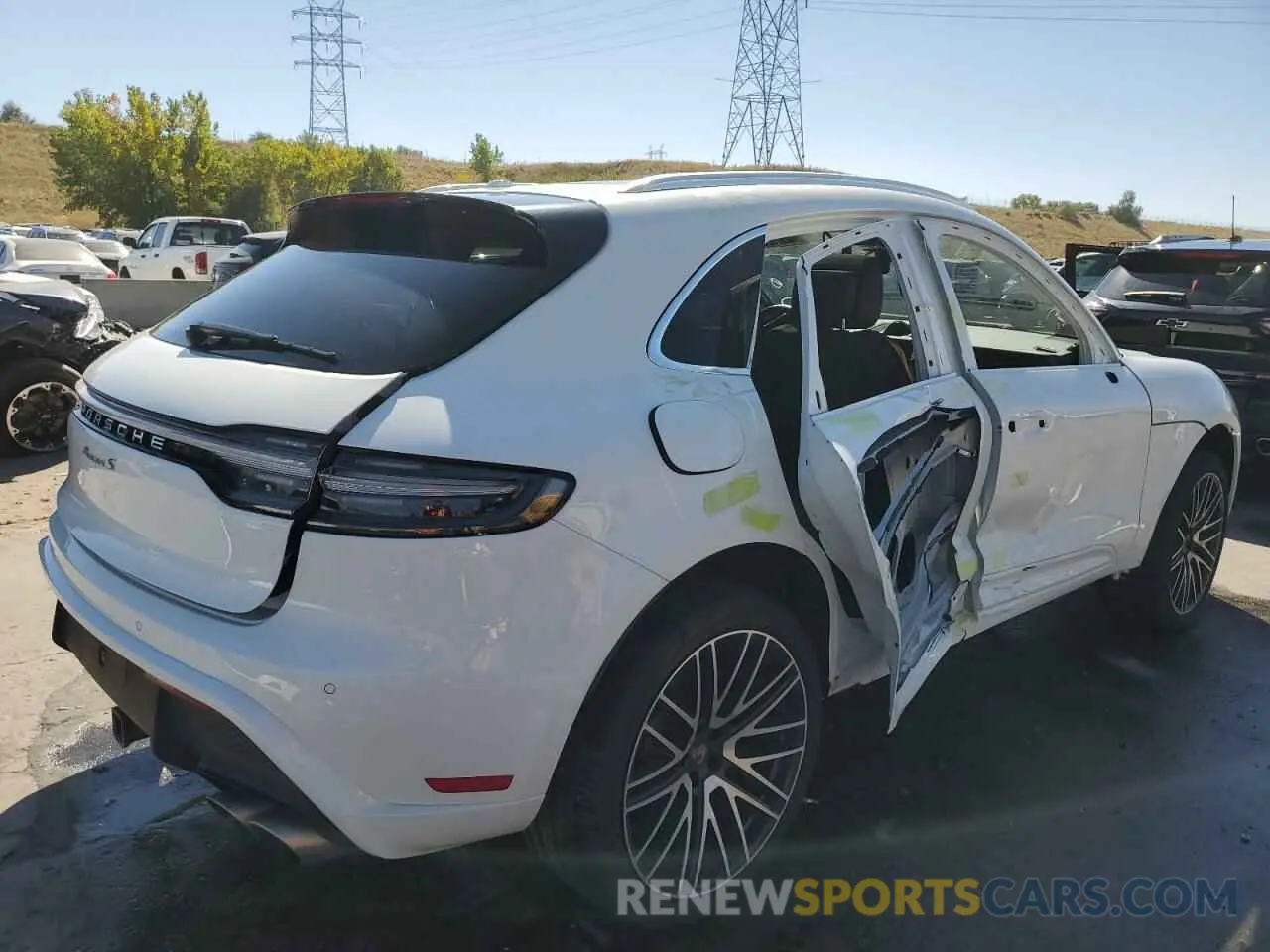 3 Фотография поврежденного автомобиля WP1AG2A57PLB36302 PORSCHE MACAN 2023