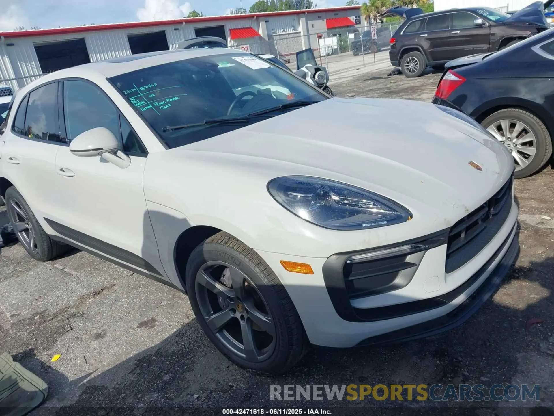 1 Photograph of a damaged car WP1AA2A51RLB04370 PORSCHE MACAN 2024