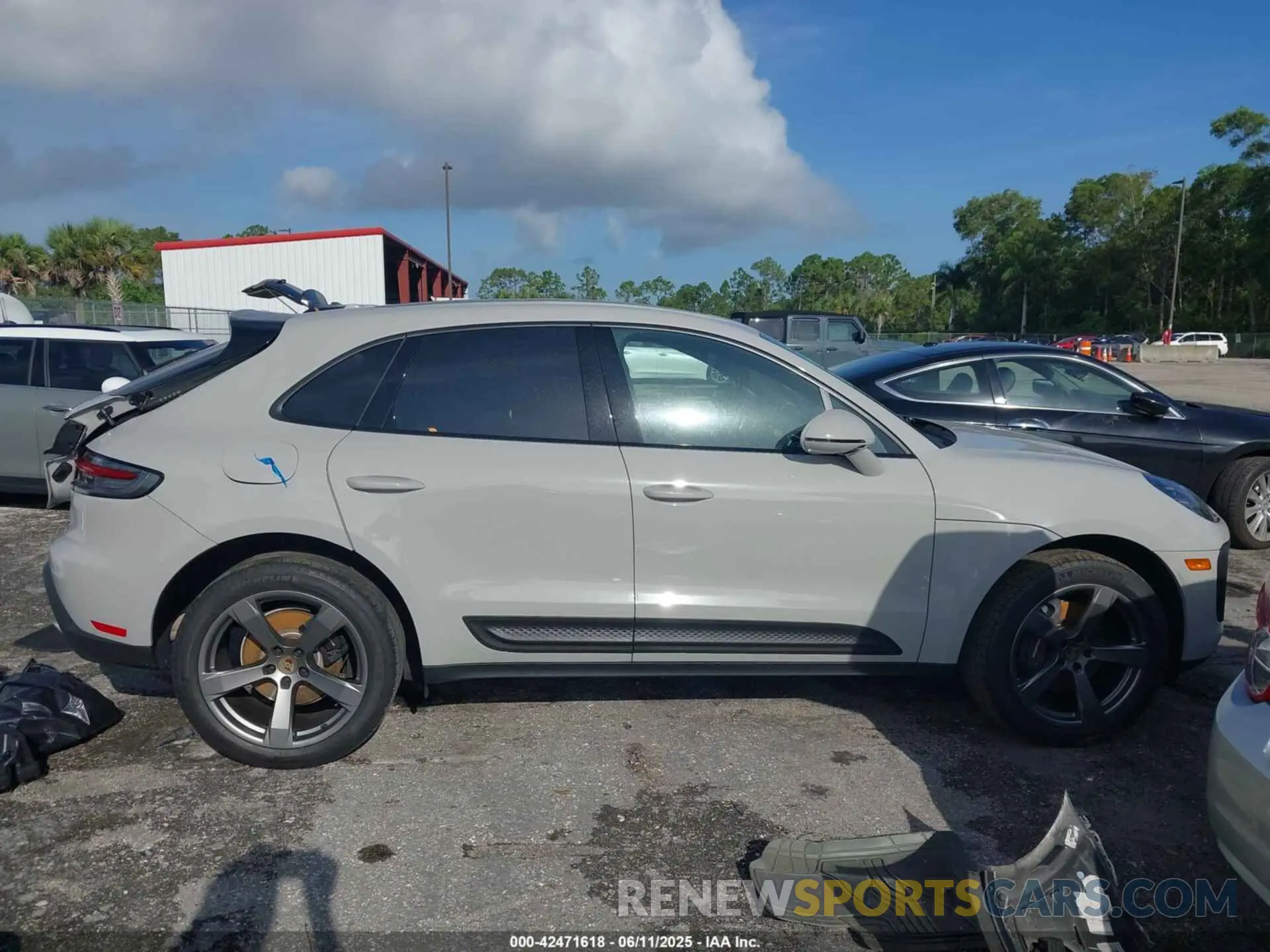 14 Photograph of a damaged car WP1AA2A51RLB04370 PORSCHE MACAN 2024