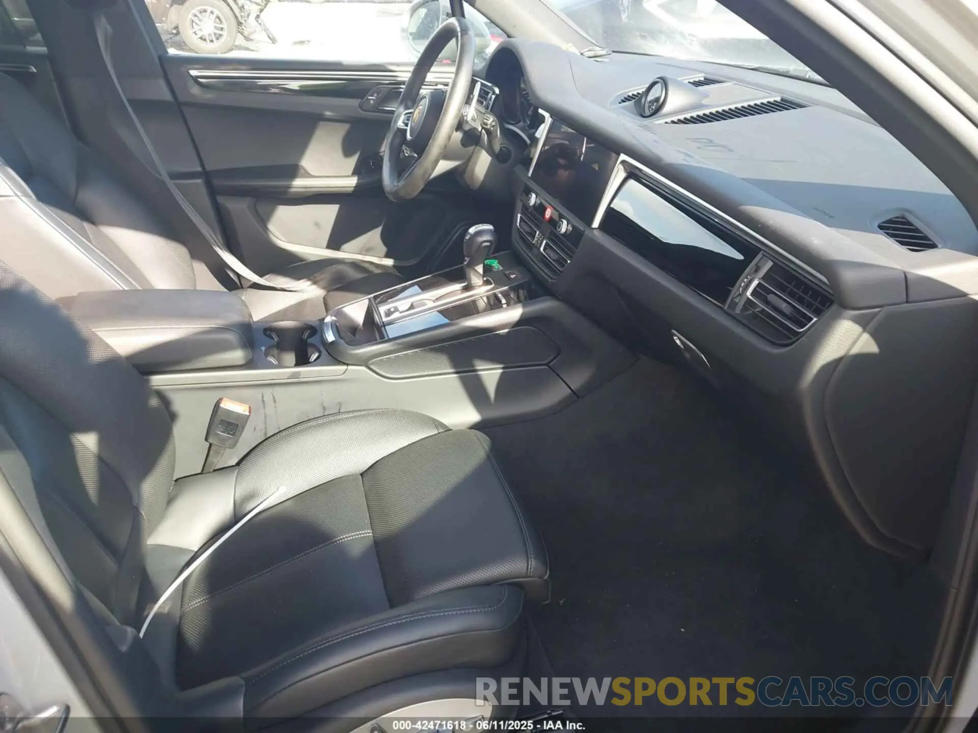 5 Photograph of a damaged car WP1AA2A51RLB04370 PORSCHE MACAN 2024