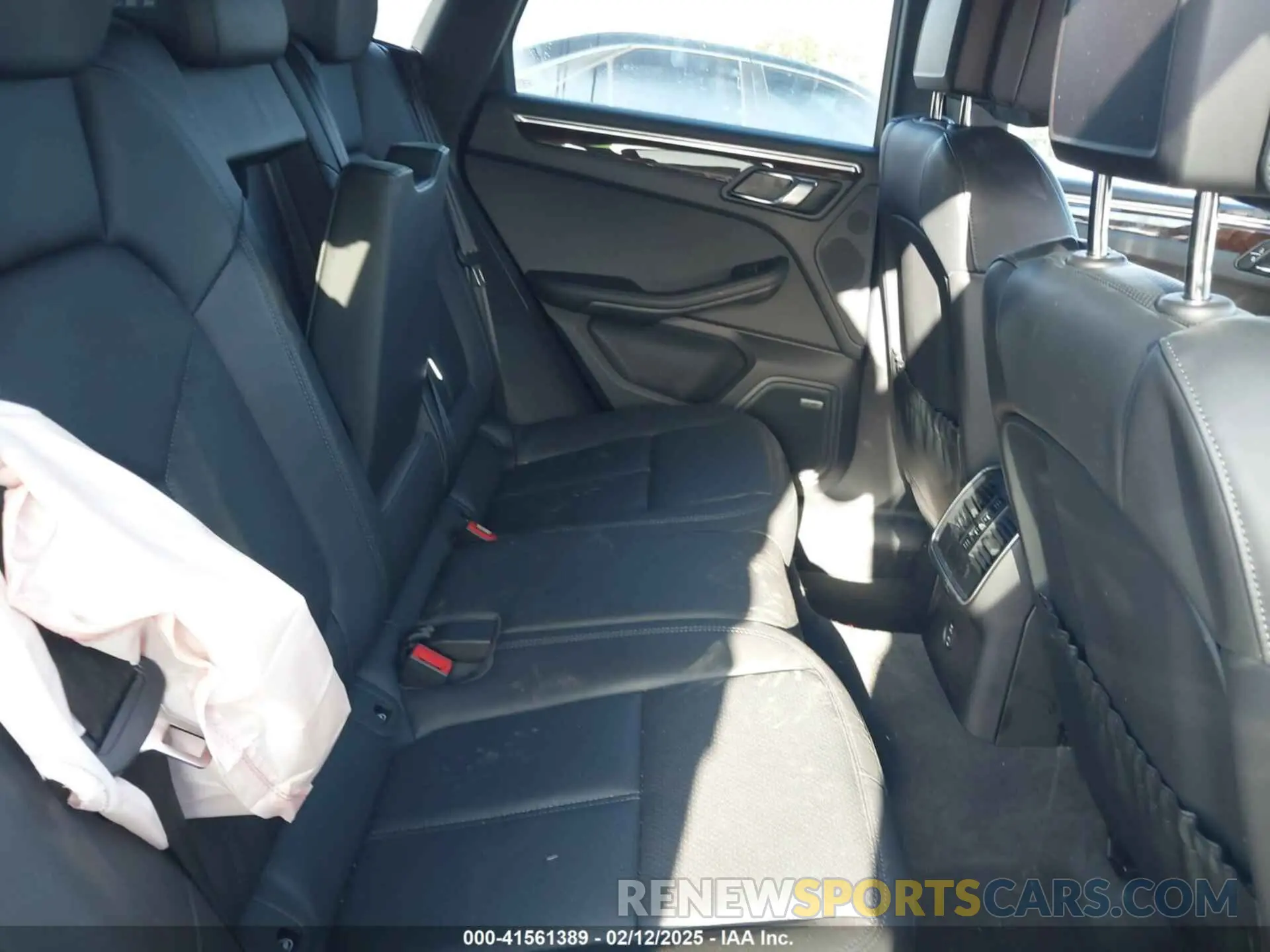 8 Photograph of a damaged car WP1AA2A51RLB13361 PORSCHE MACAN 2024