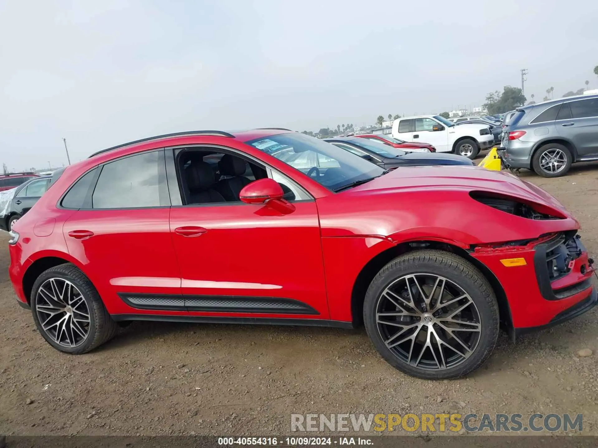 14 Фотография поврежденного автомобиля WP1AA2A52RLB01669 PORSCHE MACAN 2024