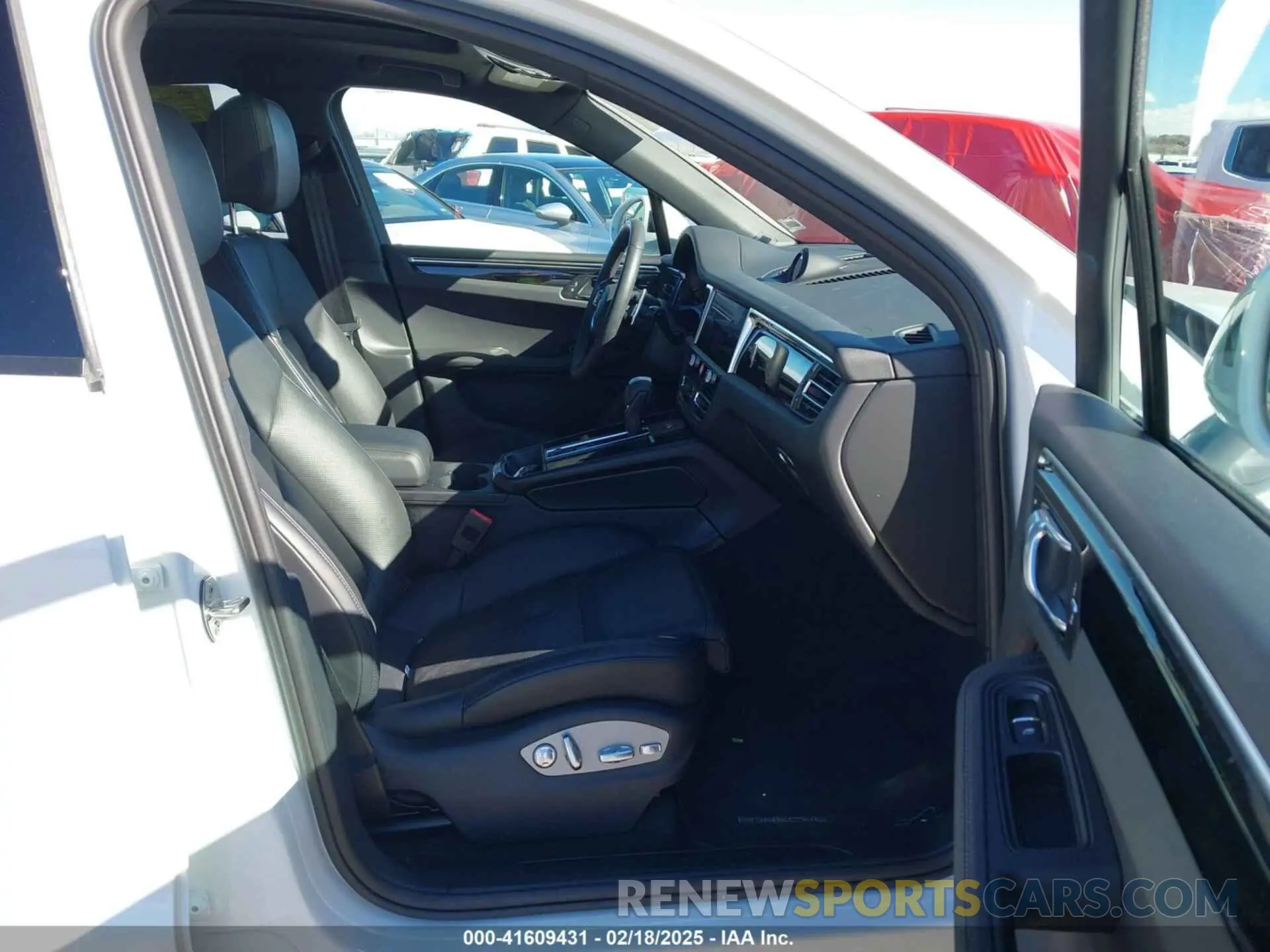5 Photograph of a damaged car WP1AA2A52RLB16236 PORSCHE MACAN 2024
