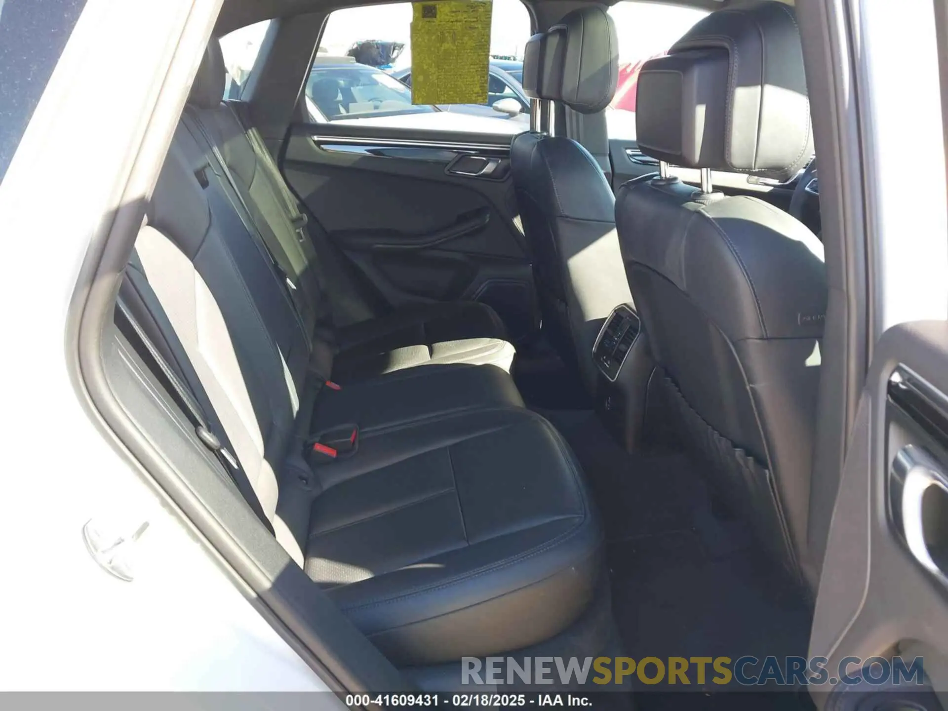 8 Photograph of a damaged car WP1AA2A52RLB16236 PORSCHE MACAN 2024