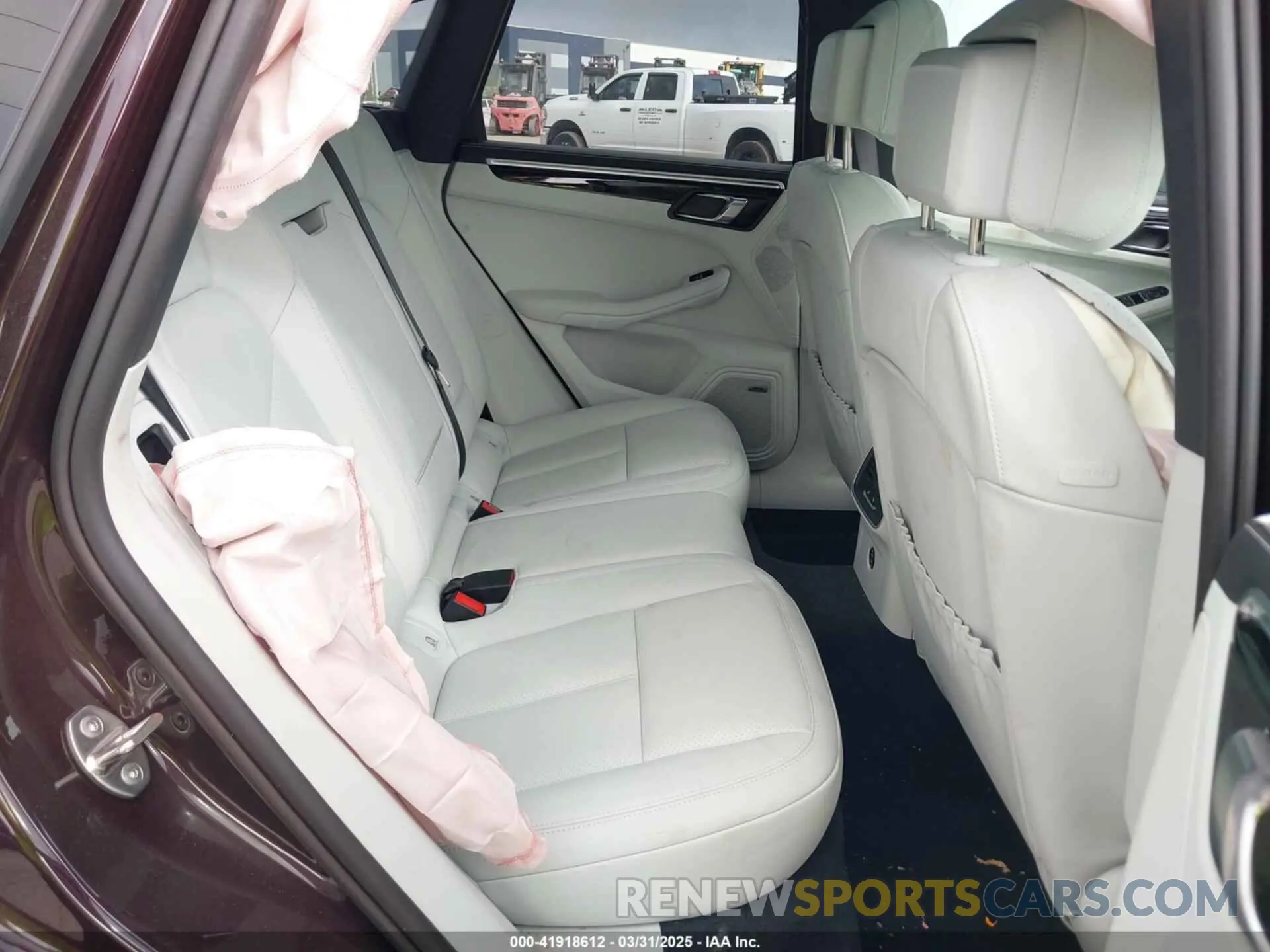 8 Photograph of a damaged car WP1AA2A54RLB14908 PORSCHE MACAN 2024