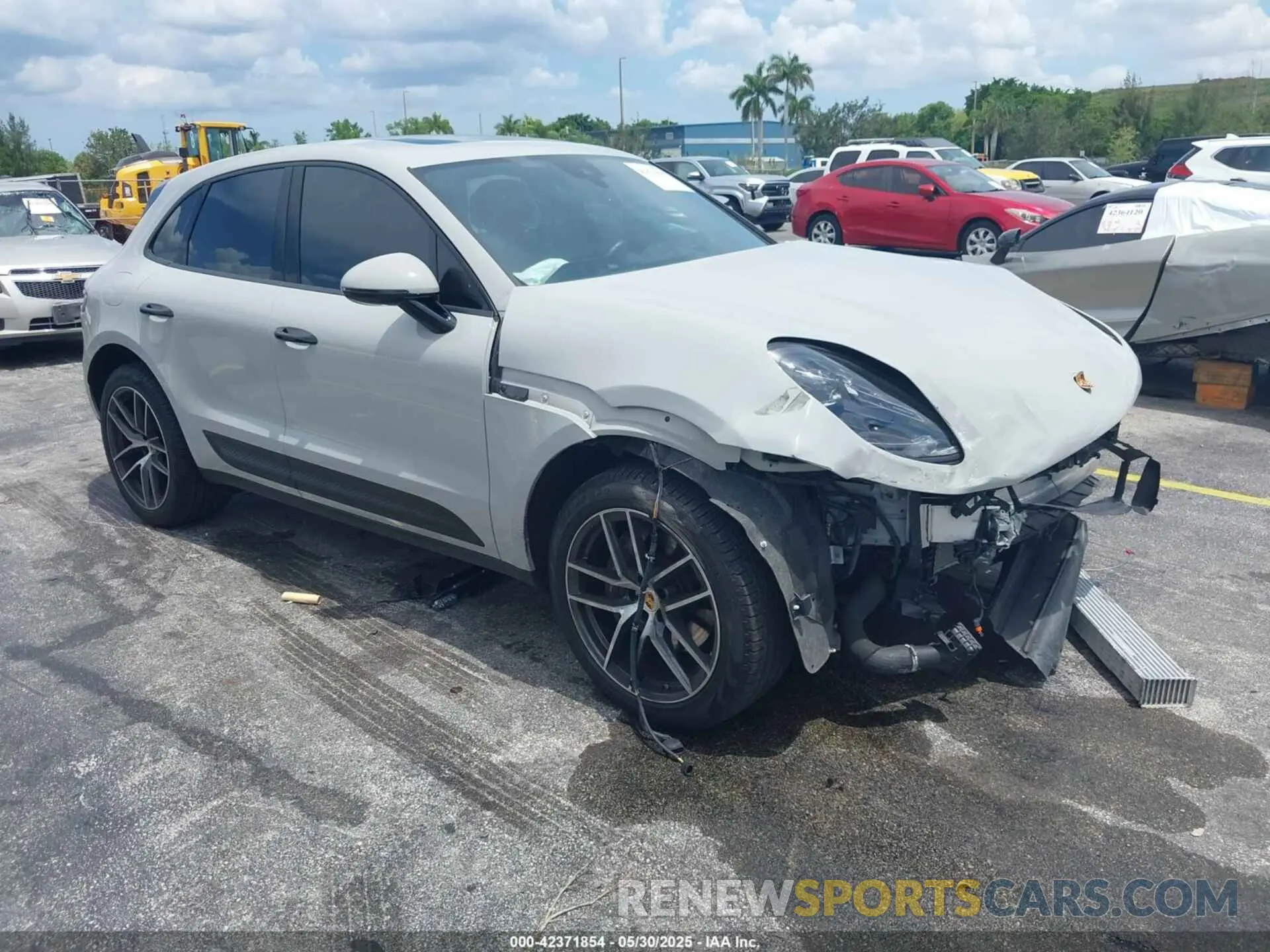 1 Photograph of a damaged car WP1AA2A56RLB08947 PORSCHE MACAN 2024
