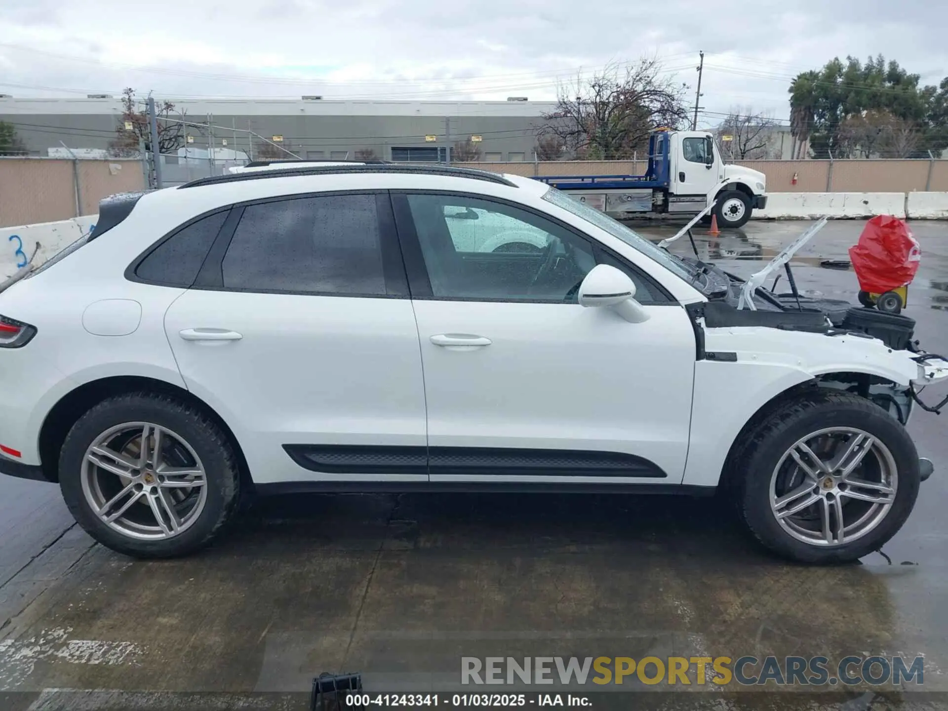 14 Photograph of a damaged car WP1AA2A57RLB12571 PORSCHE MACAN 2024