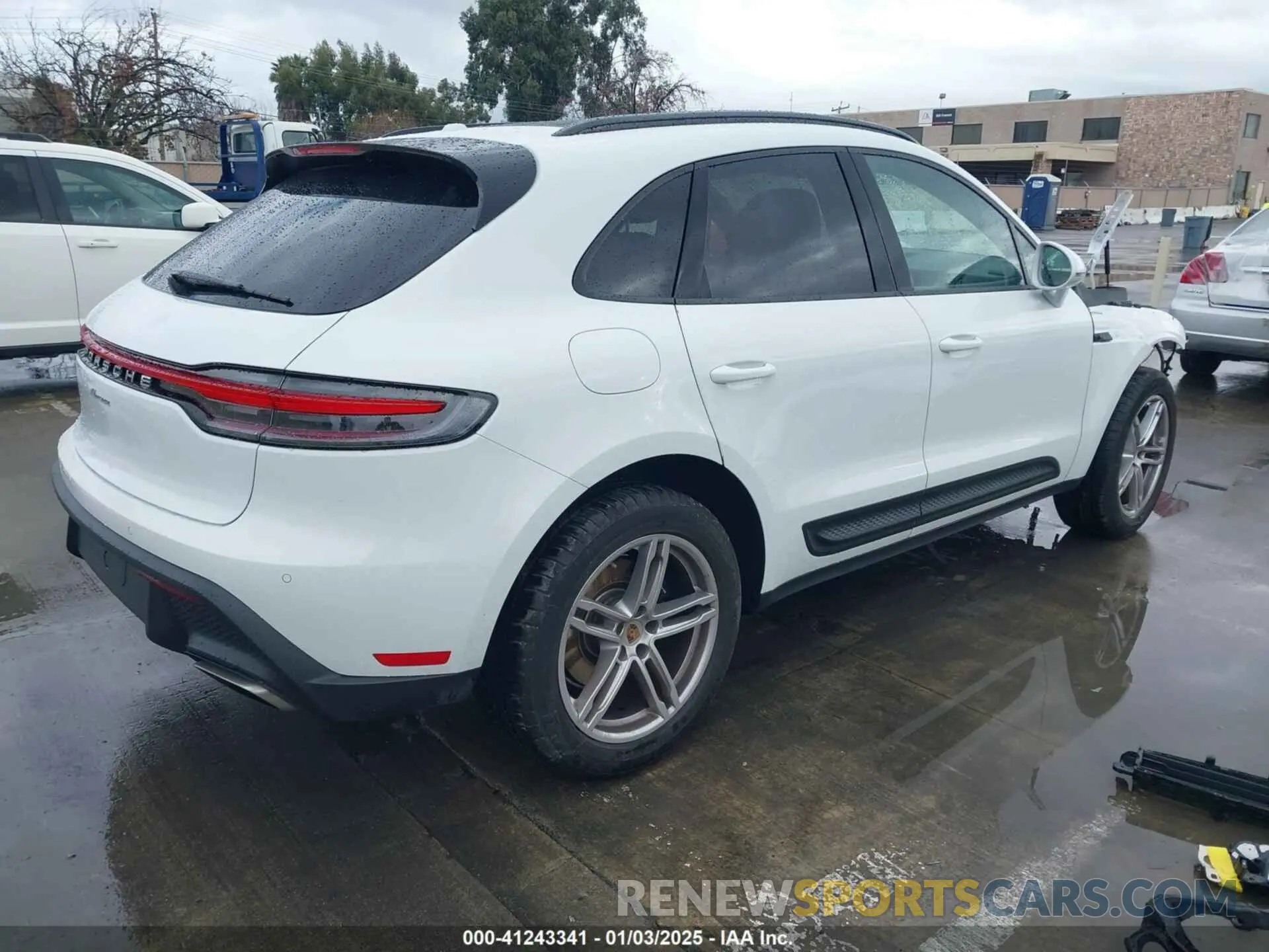 4 Photograph of a damaged car WP1AA2A57RLB12571 PORSCHE MACAN 2024