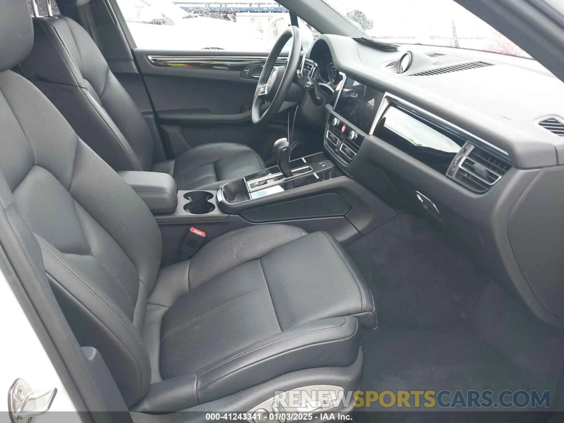 5 Photograph of a damaged car WP1AA2A57RLB12571 PORSCHE MACAN 2024