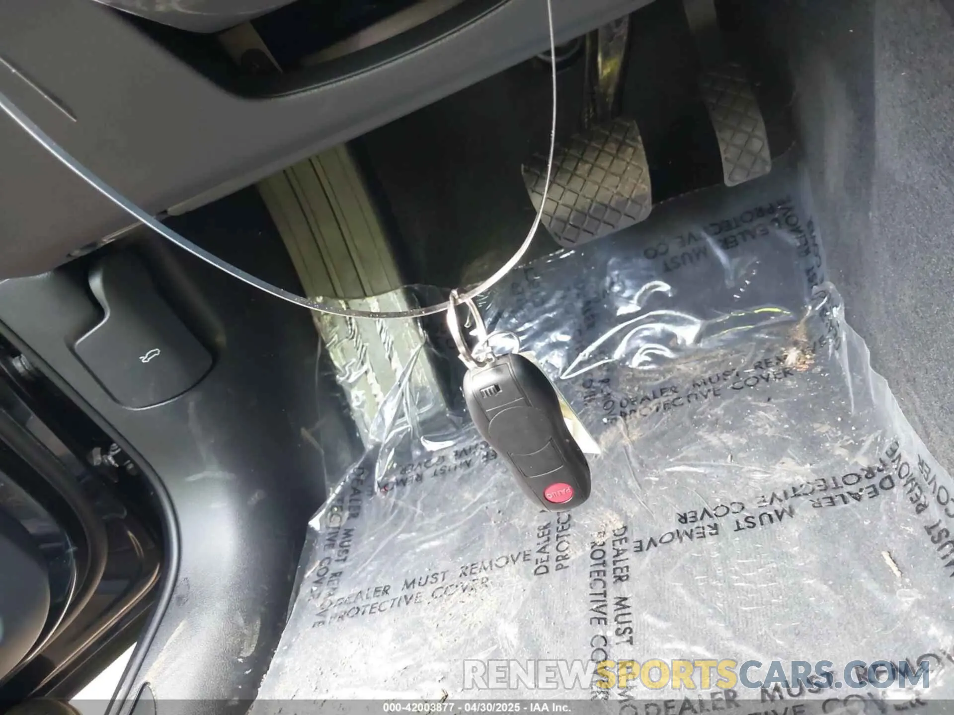11 Photograph of a damaged car WP1AA2A5XRLB18610 PORSCHE MACAN 2024