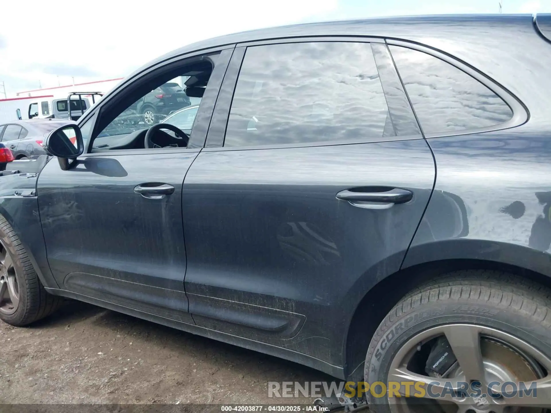 14 Photograph of a damaged car WP1AA2A5XRLB18610 PORSCHE MACAN 2024