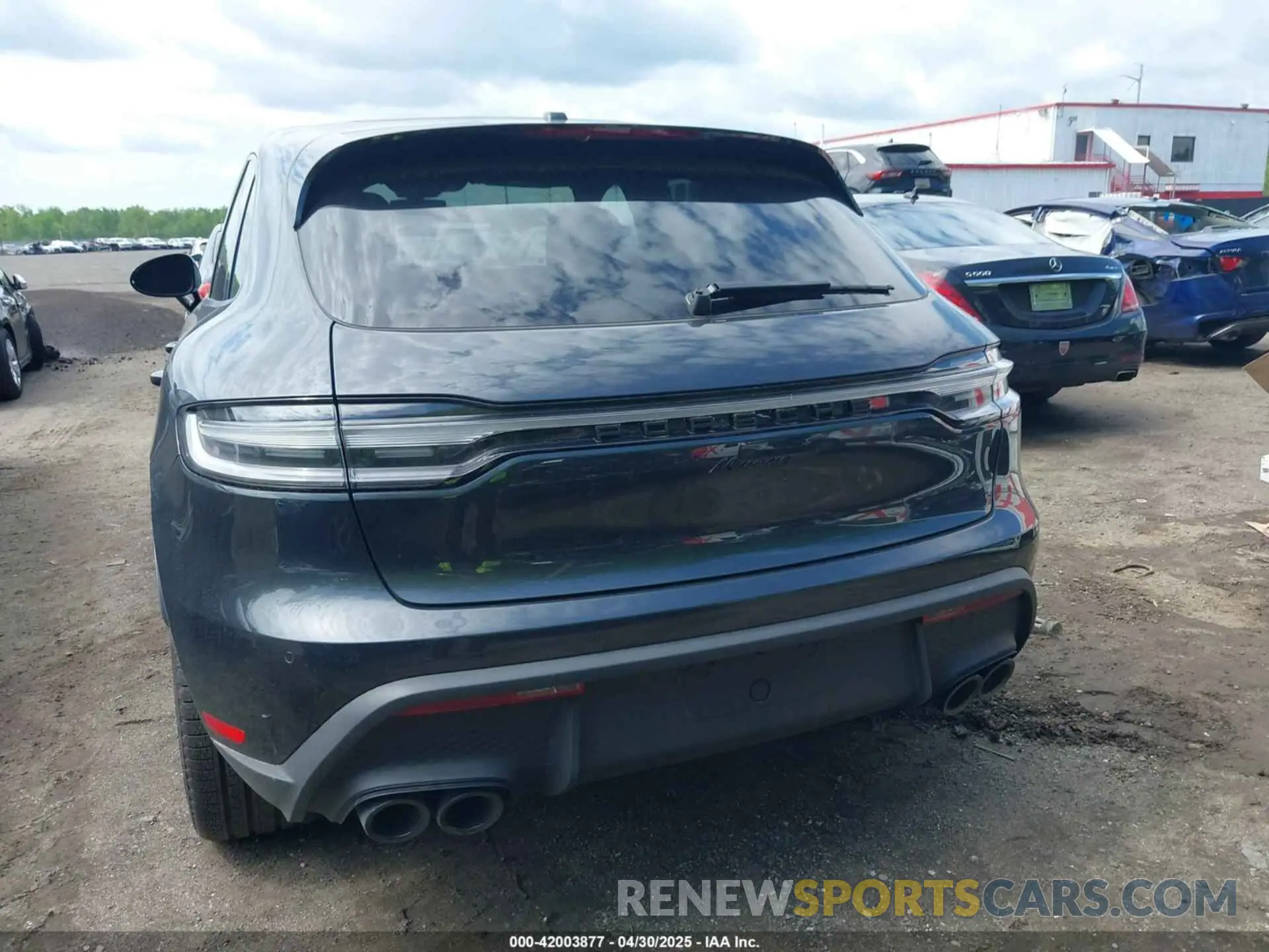 16 Photograph of a damaged car WP1AA2A5XRLB18610 PORSCHE MACAN 2024