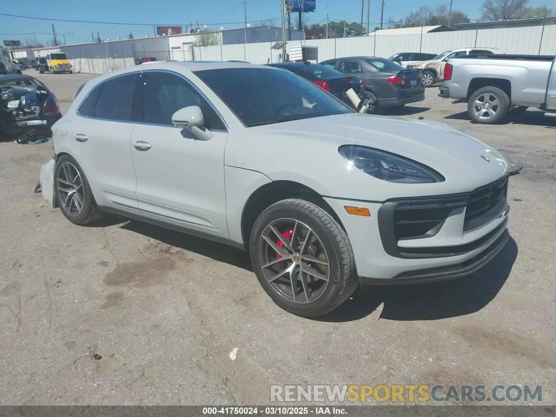 1 Photograph of a damaged car WP1AG2A51RLB39585 PORSCHE MACAN 2024