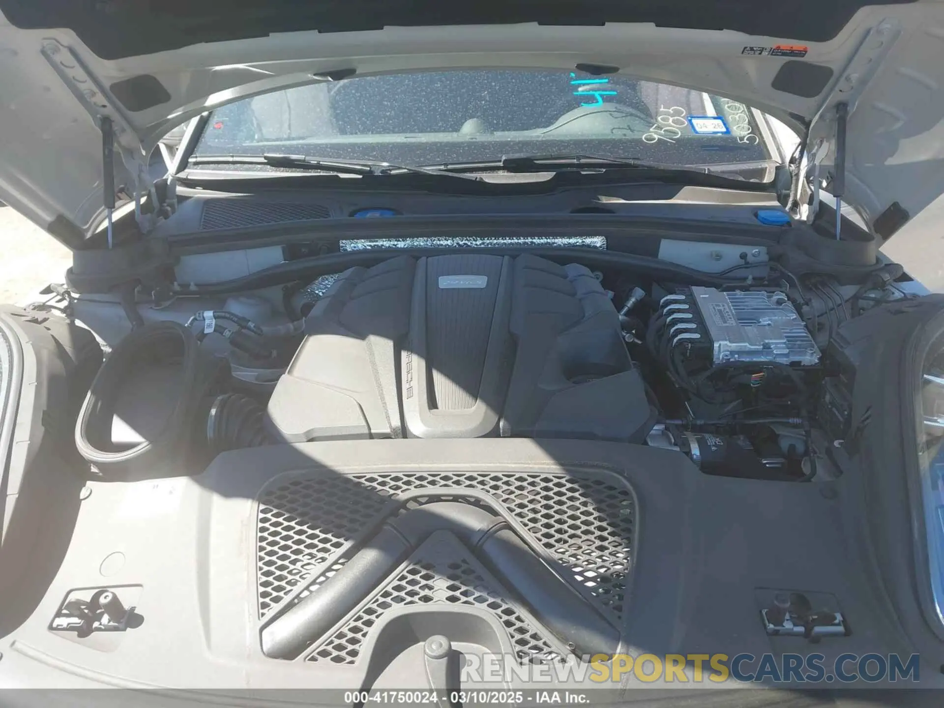 10 Photograph of a damaged car WP1AG2A51RLB39585 PORSCHE MACAN 2024