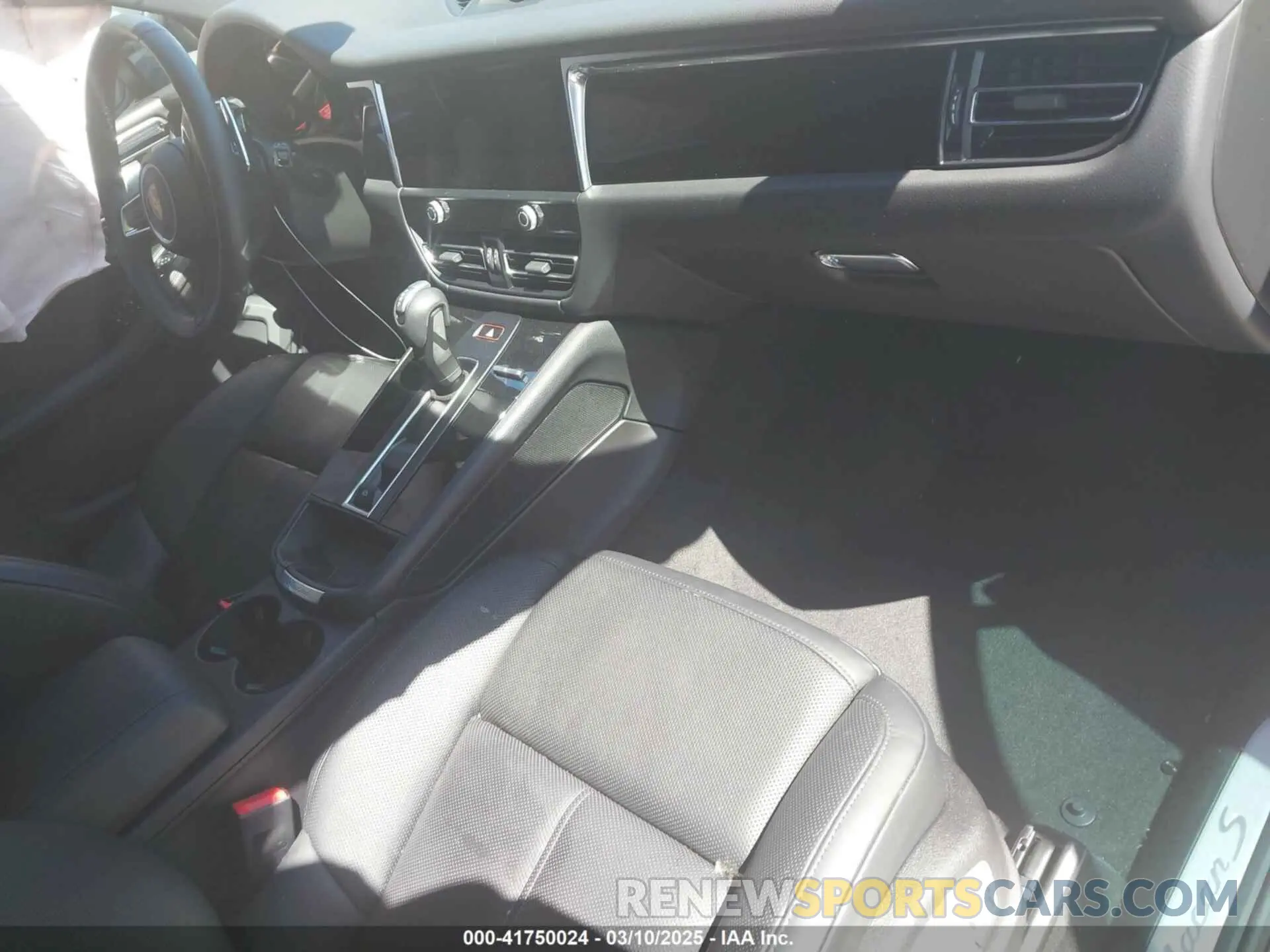 5 Photograph of a damaged car WP1AG2A51RLB39585 PORSCHE MACAN 2024