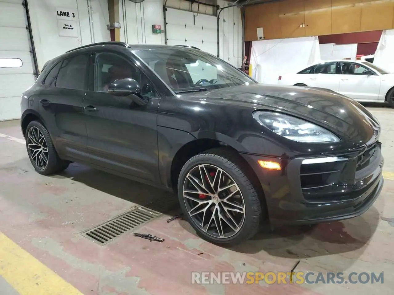 4 Фотография поврежденного автомобиля WP1AG2A52RLB39370 PORSCHE MACAN 2024