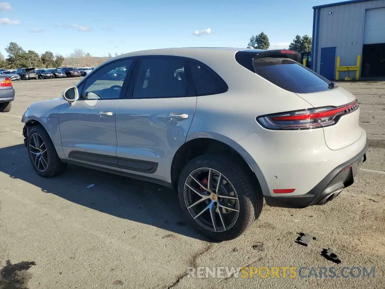 2 Фотография поврежденного автомобиля WP1AG2A55RLB37483 PORSCHE MACAN 2024