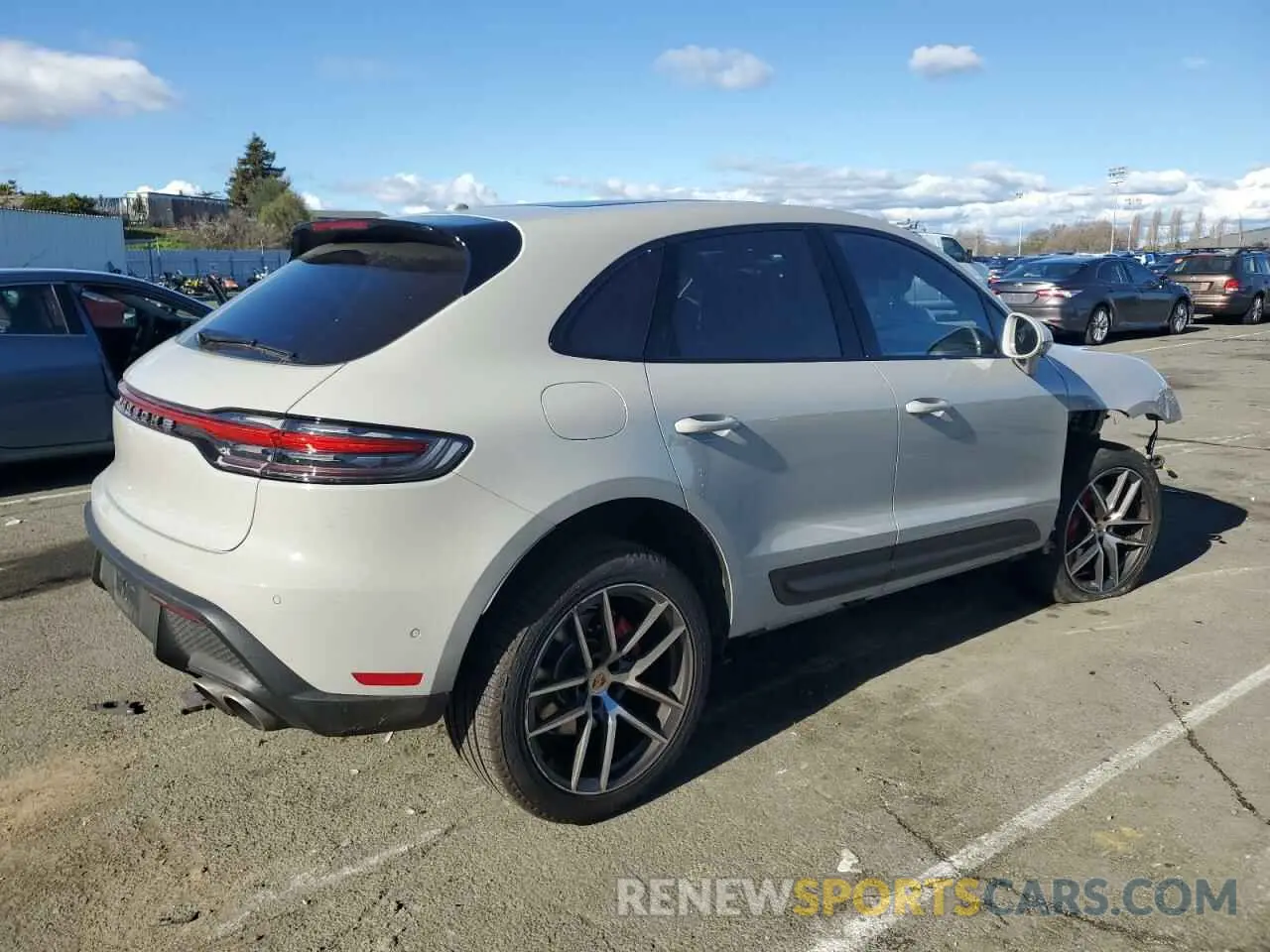 3 Фотография поврежденного автомобиля WP1AG2A55RLB37483 PORSCHE MACAN 2024