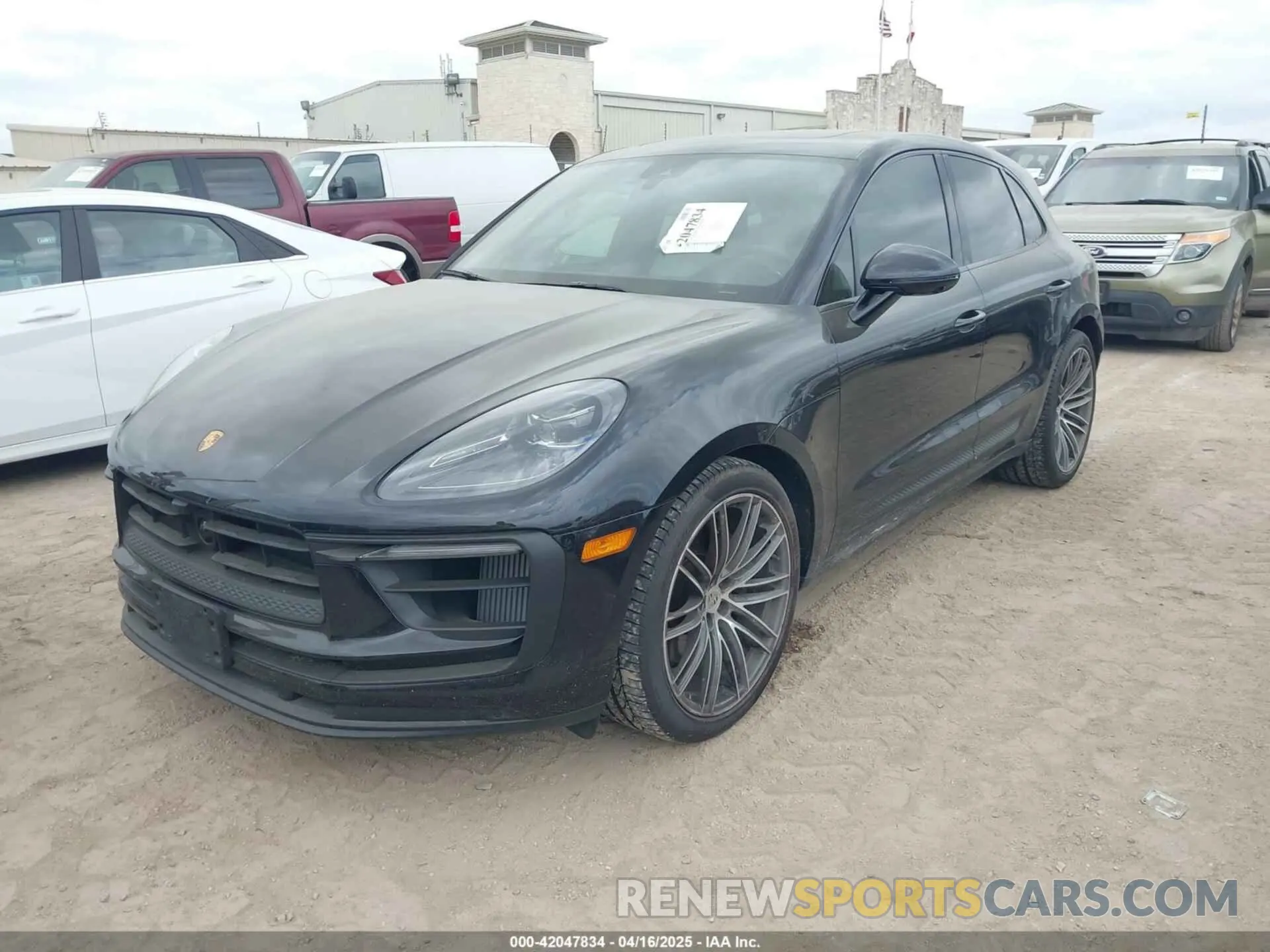 2 Фотография поврежденного автомобиля WP1AG2A56RLB38089 PORSCHE MACAN 2024