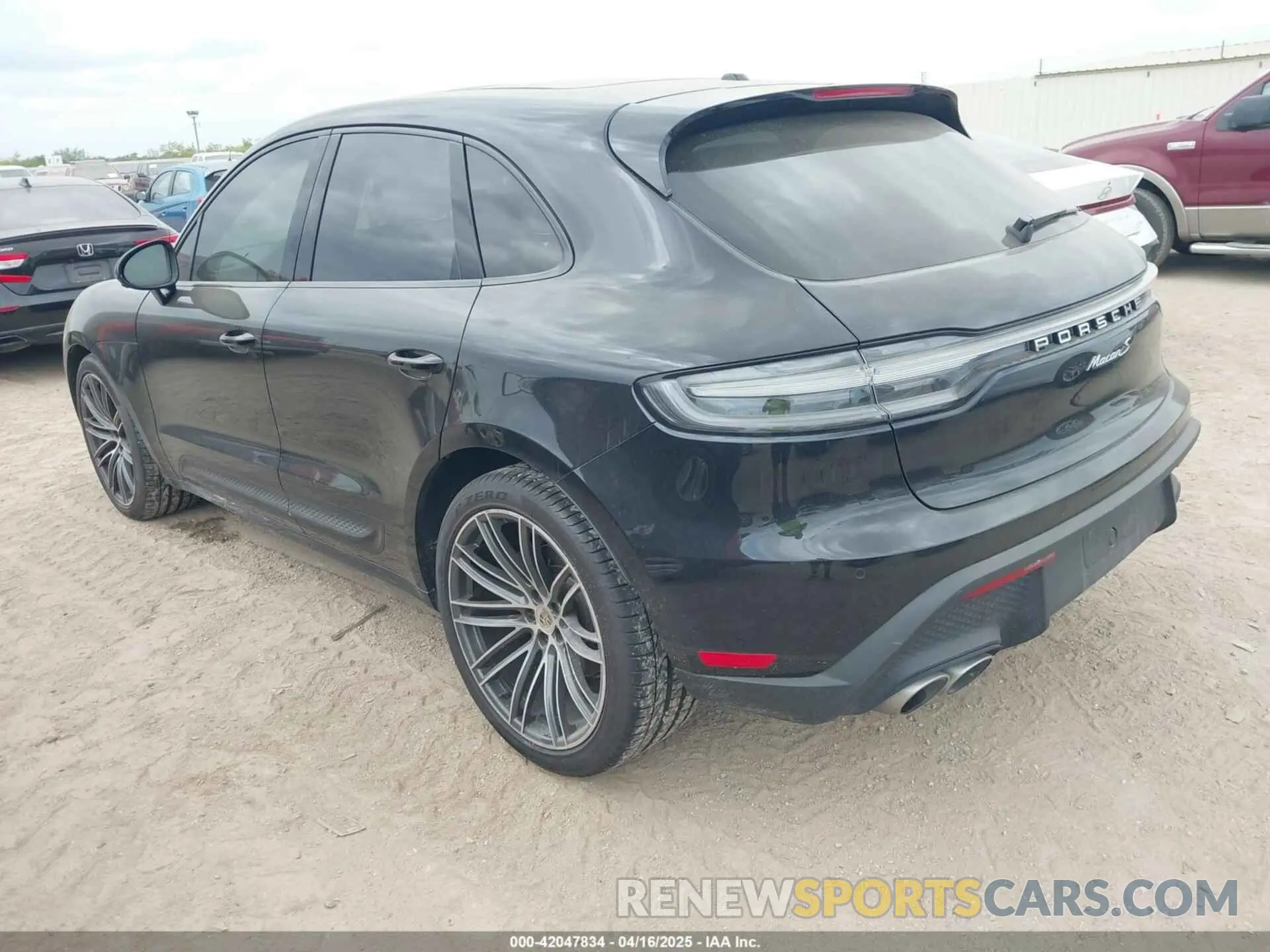 3 Фотография поврежденного автомобиля WP1AG2A56RLB38089 PORSCHE MACAN 2024