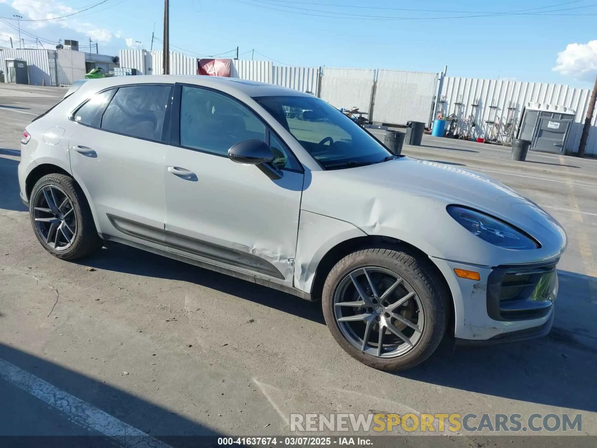 1 Photograph of a damaged car WP1AA2A57SLB01477 PORSCHE MACAN 2025