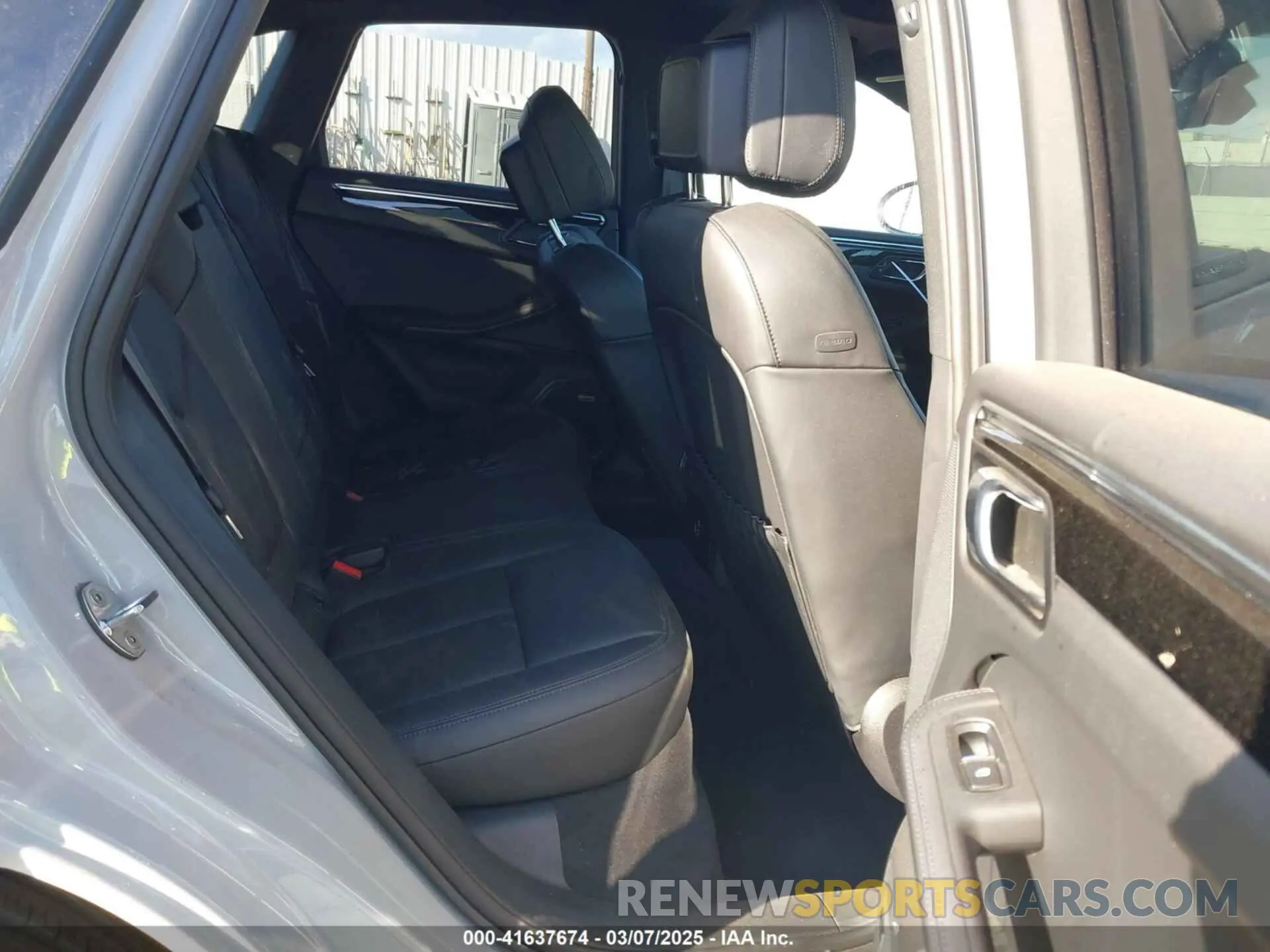 8 Photograph of a damaged car WP1AA2A57SLB01477 PORSCHE MACAN 2025