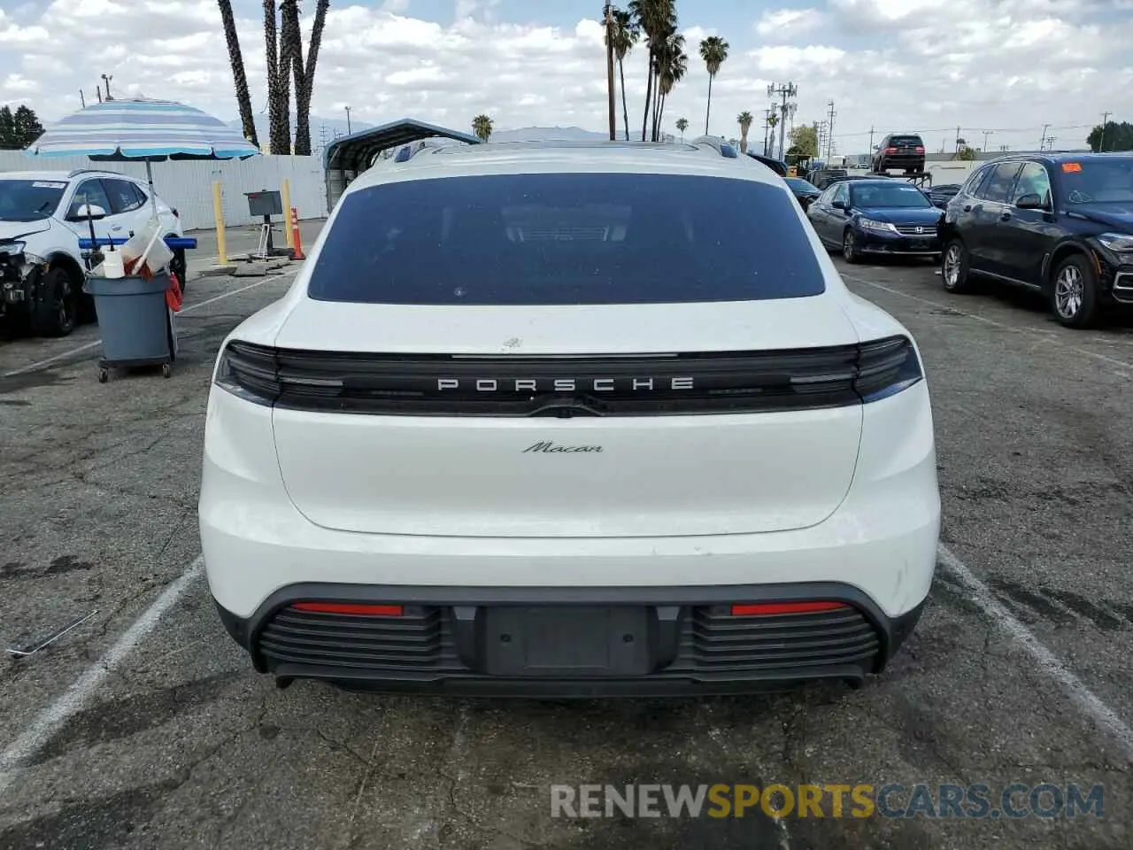 6 Photograph of a damaged car WP1AD2XA5SL075311 PORSCHE MACAN 2025