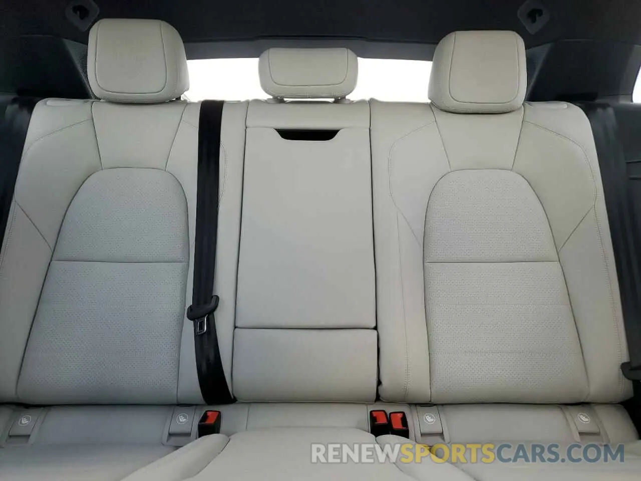 10 Photograph of a damaged car WP1AA2XA6SL000013 PORSCHE MACAN 4 2025