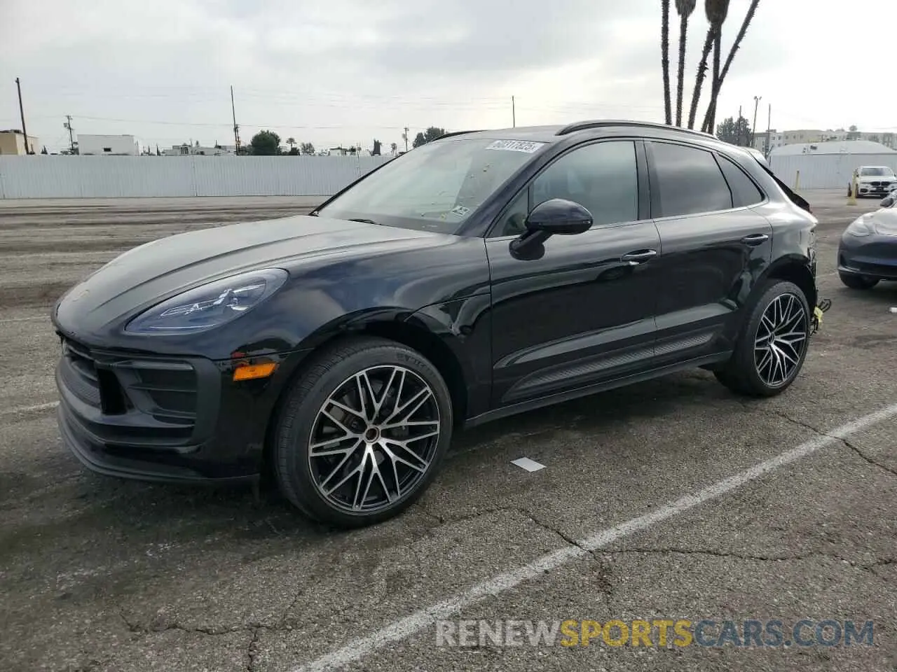 1 Фотография поврежденного автомобиля WP1AA2A50PLB16555 PORSCHE MACAN BASE 2023