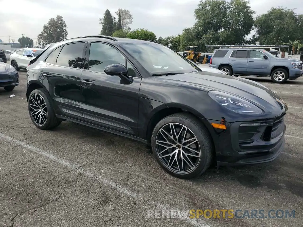 4 Фотография поврежденного автомобиля WP1AA2A50PLB16555 PORSCHE MACAN BASE 2023