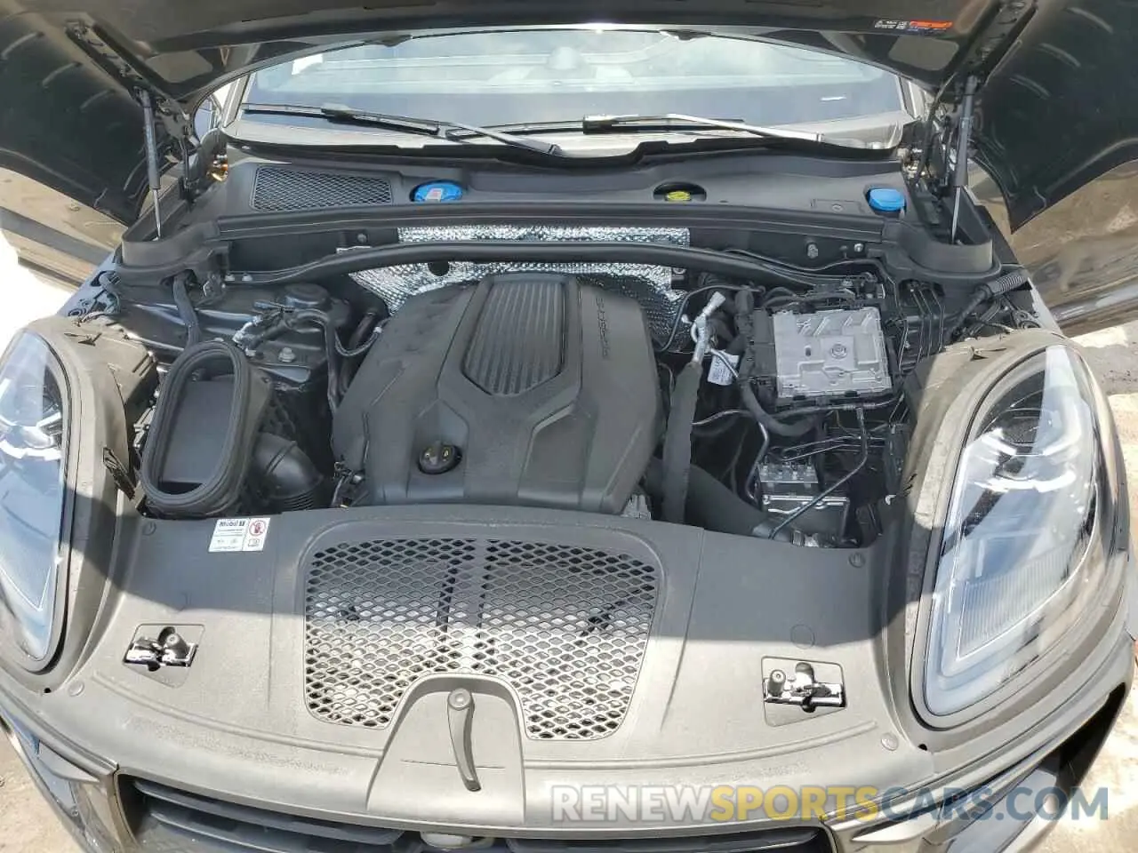 12 Фотография поврежденного автомобиля WP1AA2A50RLB02092 PORSCHE MACAN BASE 2024