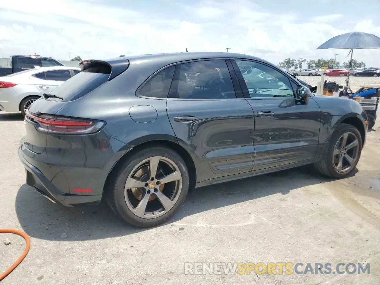 3 Фотография поврежденного автомобиля WP1AA2A50RLB02092 PORSCHE MACAN BASE 2024