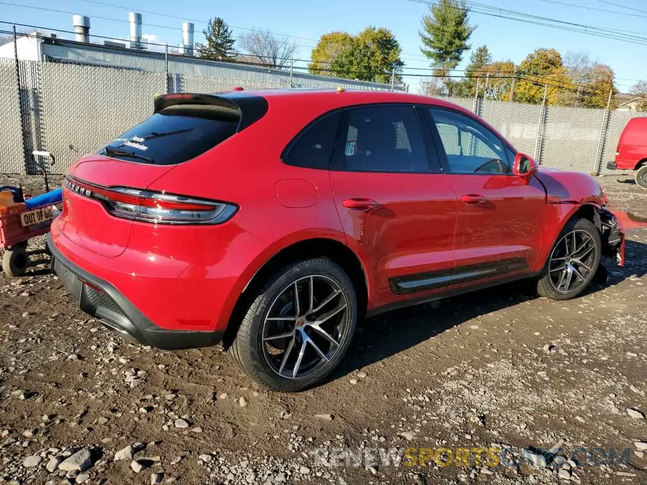 3 Фотография поврежденного автомобиля WP1AA2A50RLB17367 PORSCHE MACAN BASE 2024