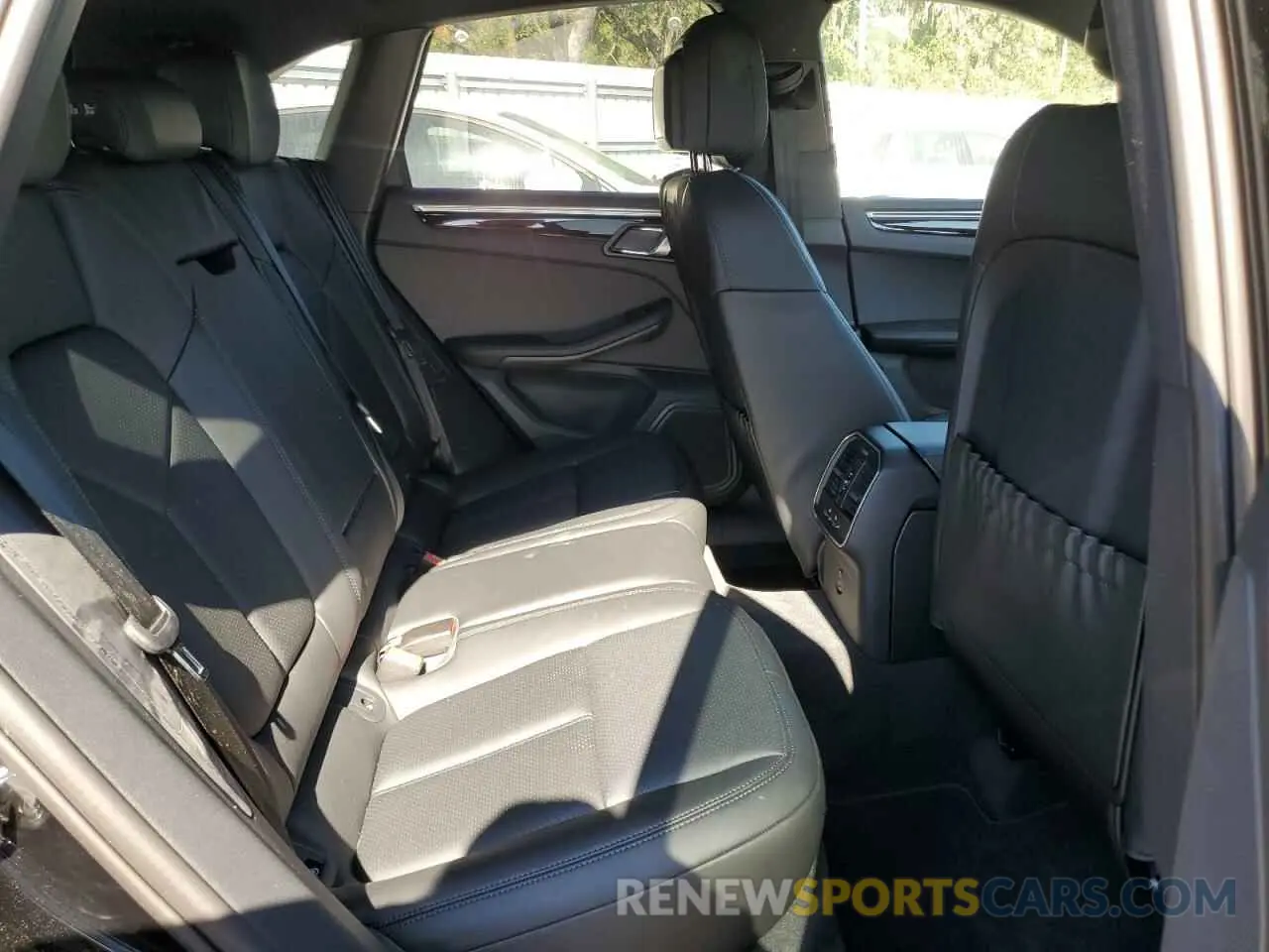 10 Photograph of a damaged car WP1AA2A52RLB15006 PORSCHE MACAN BASE 2024