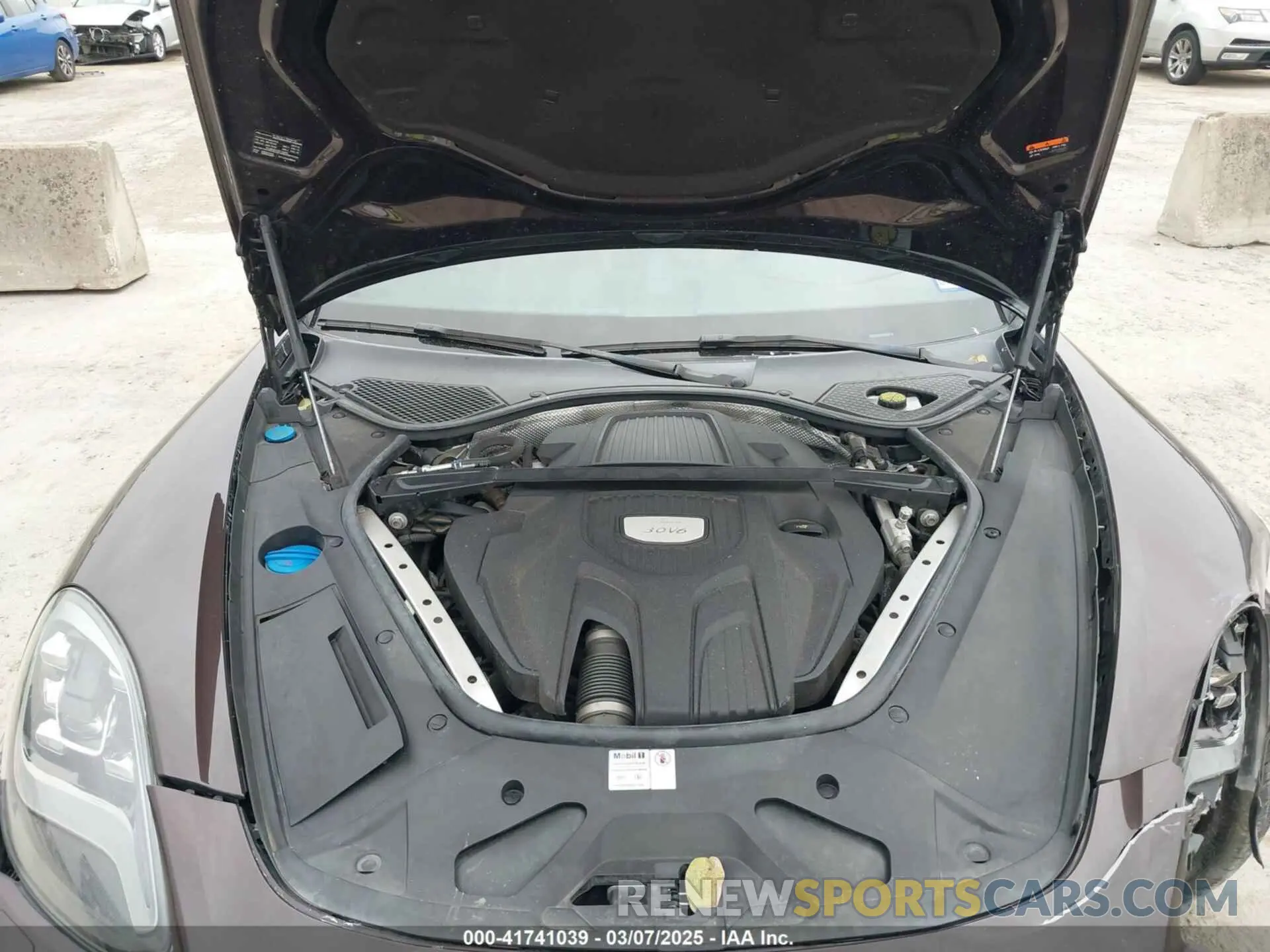 10 Photograph of a damaged car WP0AA2A76KL100288 PORSCHE PANAMERA 2019